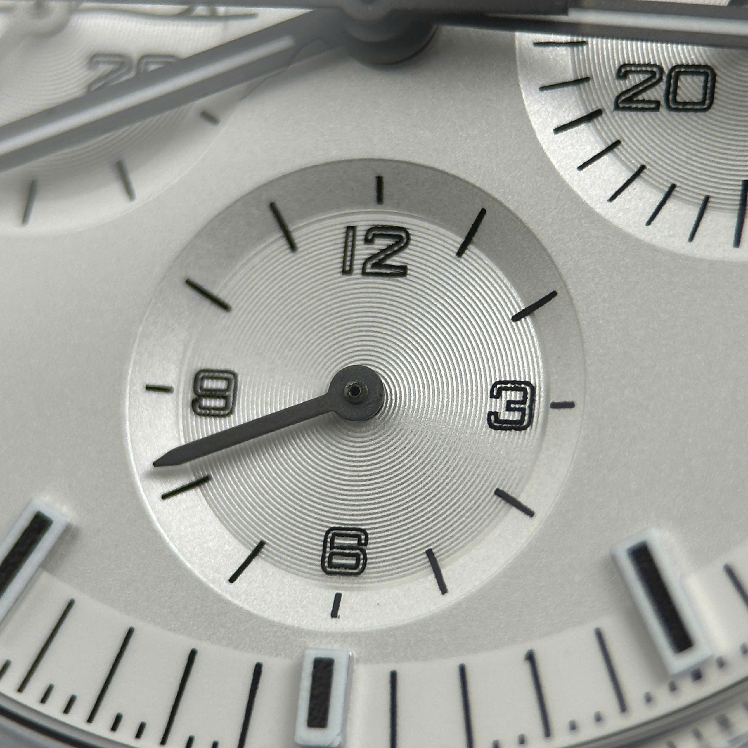 Đồng Hồ Omega Speedmaster Apollo 13 Snoopy Chế Tác Mặt Trắng New 2025 42mm (8) Đồng Hồ Omega Speedmaster Apollo 13 Snoopy Chế Tác Mặt Trắng New 2025 42mm