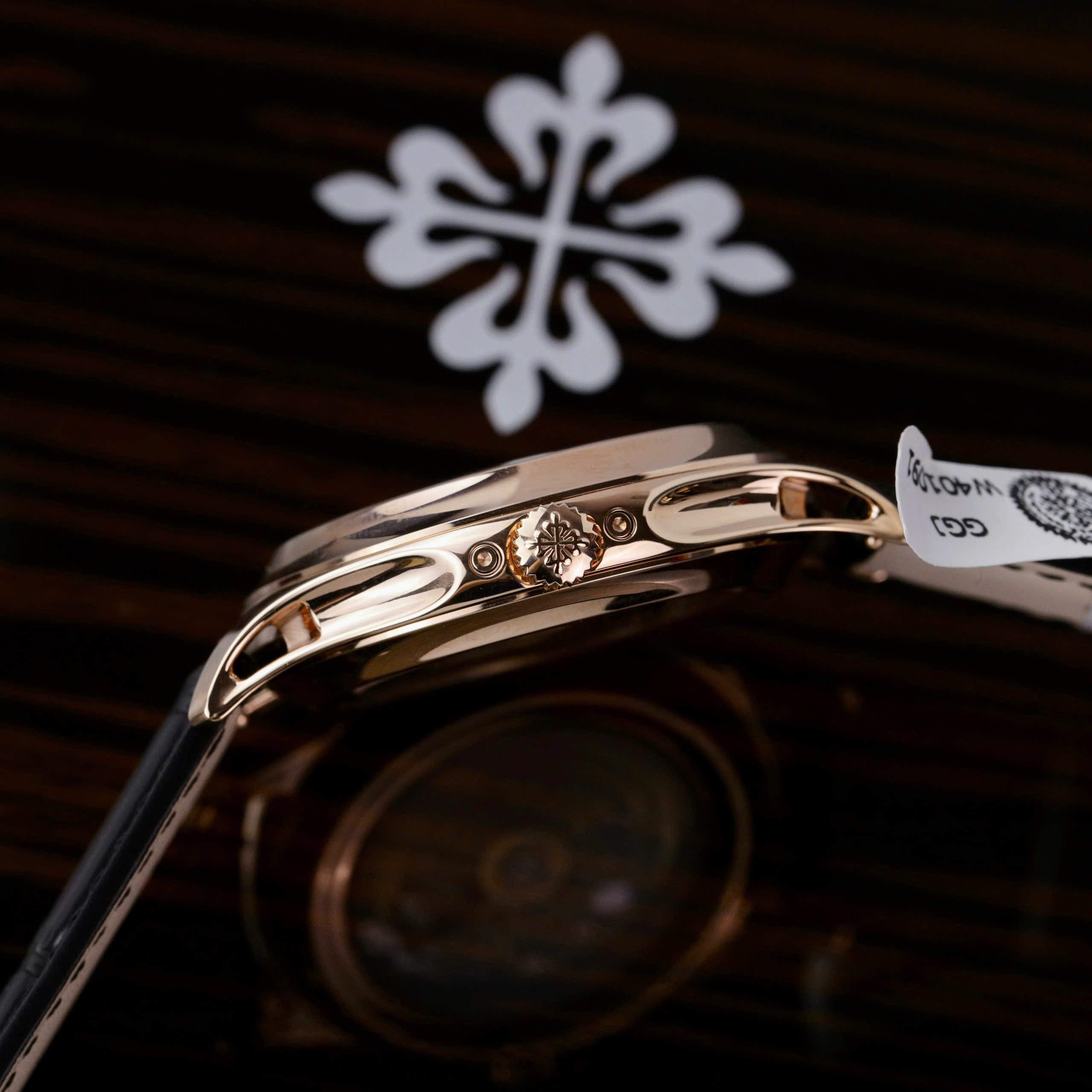 Đồng Hồ Patek Philippe 5205R Chế Tác Bọc Vàng 18K Mặt Xanh Lá Xưởng GR 40mm (10) Đồng Hồ Patek Philippe 5205R Chế Tác Bọc Vàng 18K Mặt Xanh Lá Xưởng GR 40mm