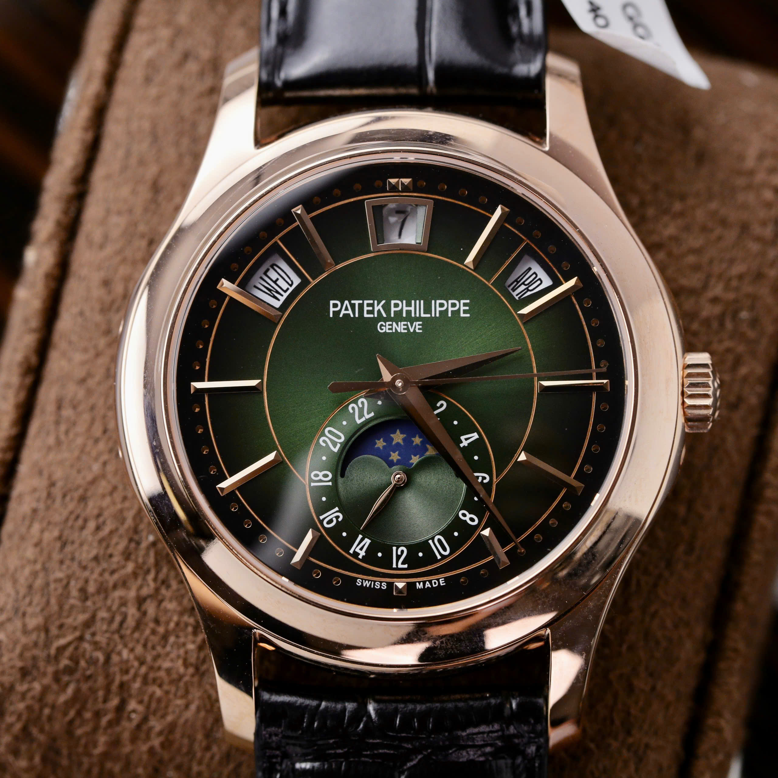 Đồng Hồ Patek Philippe 5205R Chế Tác Bọc Vàng 18K Mặt Xanh Lá Xưởng GR 40mm (4) Đồng Hồ Patek Philippe 5205R Chế Tác Bọc Vàng 18K Mặt Xanh Lá Xưởng GR 40mm