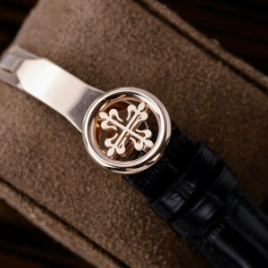 Đồng Hồ Patek Philippe 5205R Chế Tác Bọc Vàng 18K Mặt Xanh Lá Xưởng GR 40mm