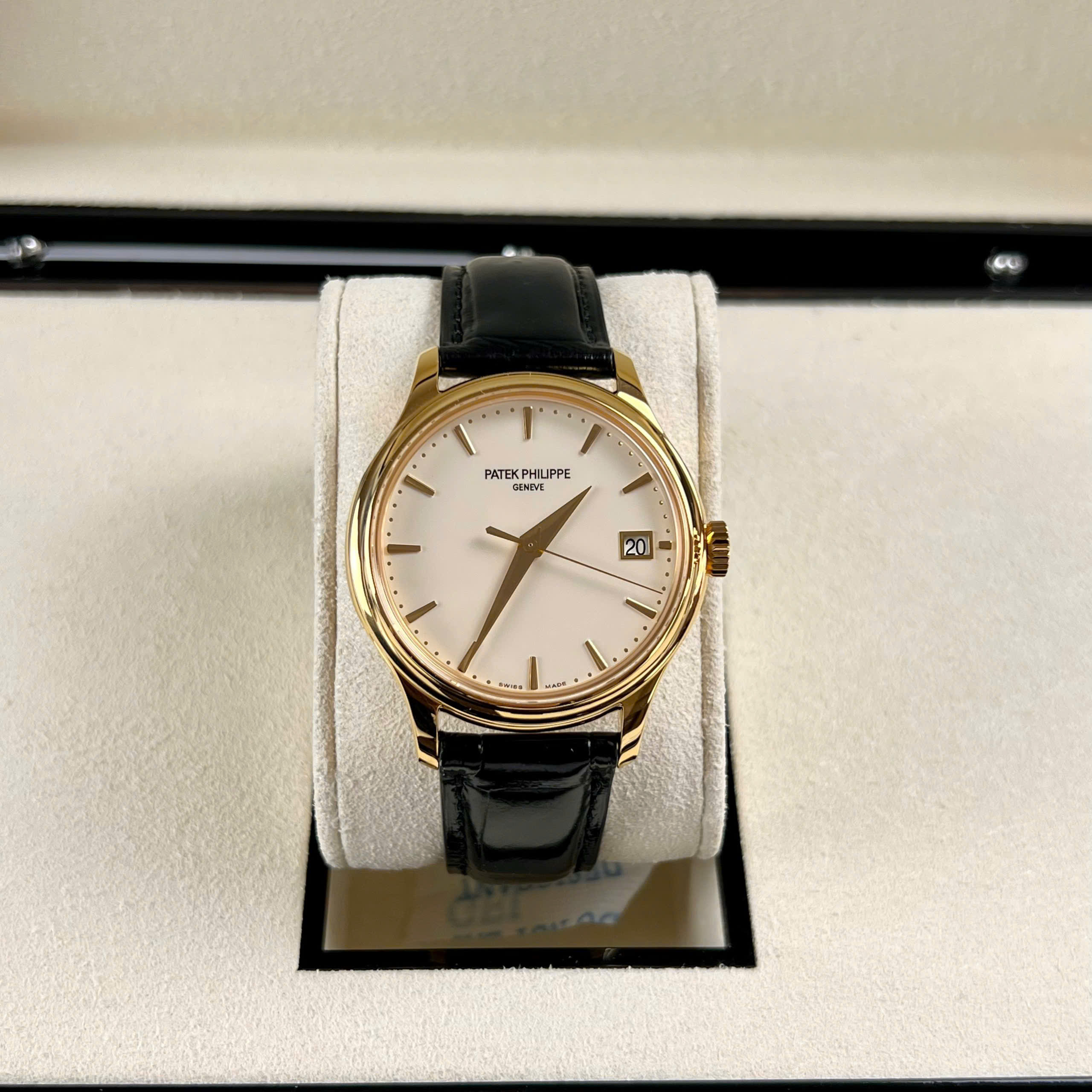 Đồng Hồ Patek Philippe Calatrava 5227 Chế Tác Bọc Vàng 18K Dây Da Nâu Nhà Máy 3K 40mm (2) Đồng Hồ Patek Philippe Calatrava 5227 Chế Tác Bọc Vàng 18K Dây Da Nâu Nhà Máy 3K 40mm