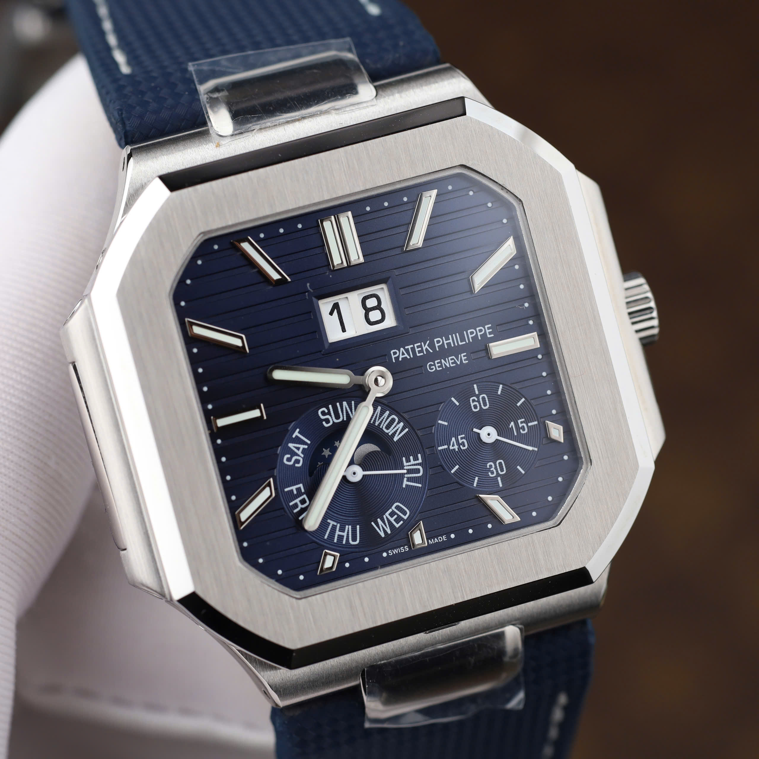 Đồng Hồ Patek Philippe Cubitus 5822P Replica 11 Mặt Xanh Dương Dây Vải Nato 45mm (5) Đồng Hồ Patek Philippe Cubitus 5822P Replica 11 Mặt Xanh Dương Dây Vải Nato 45mm