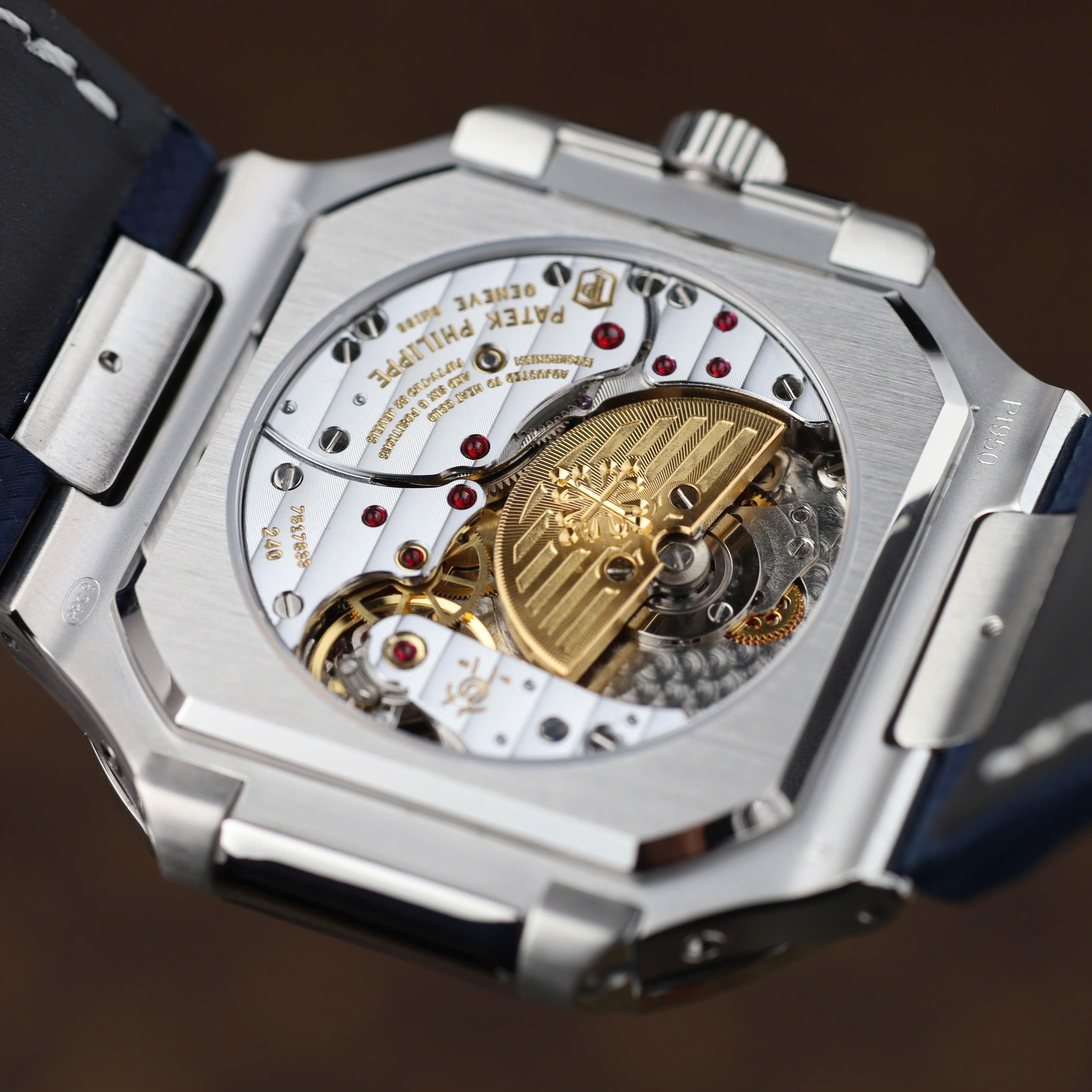 Đồng Hồ Patek Philippe Cubitus 5822P Replica 11 Mặt Xanh Dương Dây Vải Nato 45mm (7) Đồng Hồ Patek Philippe Cubitus 5822P Replica 11 Mặt Xanh Dương Dây Vải Nato 45mm