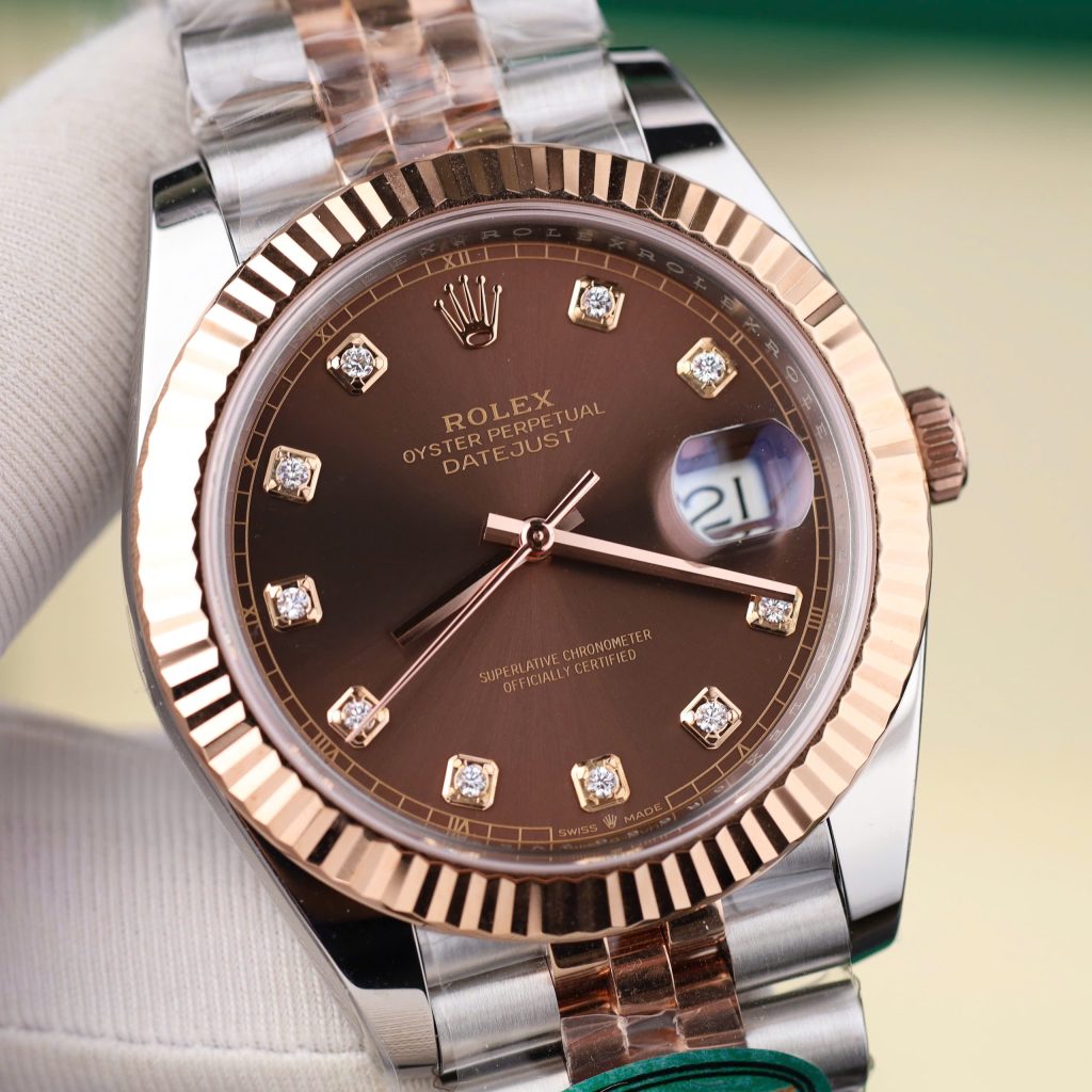 Đồng Hồ Rolex DateJust 126331 Replica 11 Mặt Chocolate Dây Kim Loại Demi Nhà Máy Clean 41mm