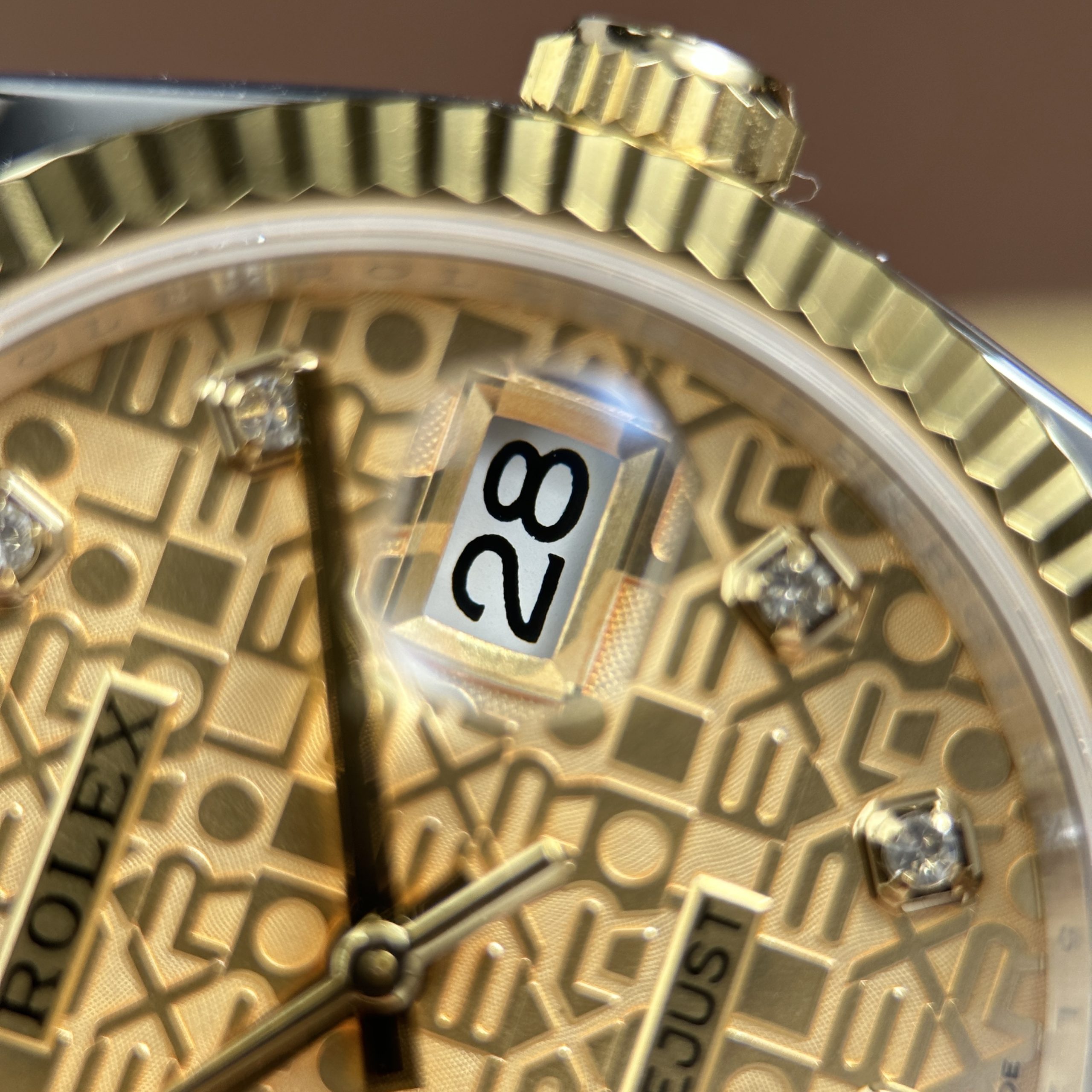 Đồng Hồ Rolex DateJust Chế Tác 11 Demi Vàng Mặt Hoạ Tiết Vi Tính Nhà Máy AR 36mm (1) Đồng Hồ Rolex DateJust Chế Tác 11 Demi Vàng Mặt Hoạ Tiết Vi Tính Nhà Máy AR 36mm