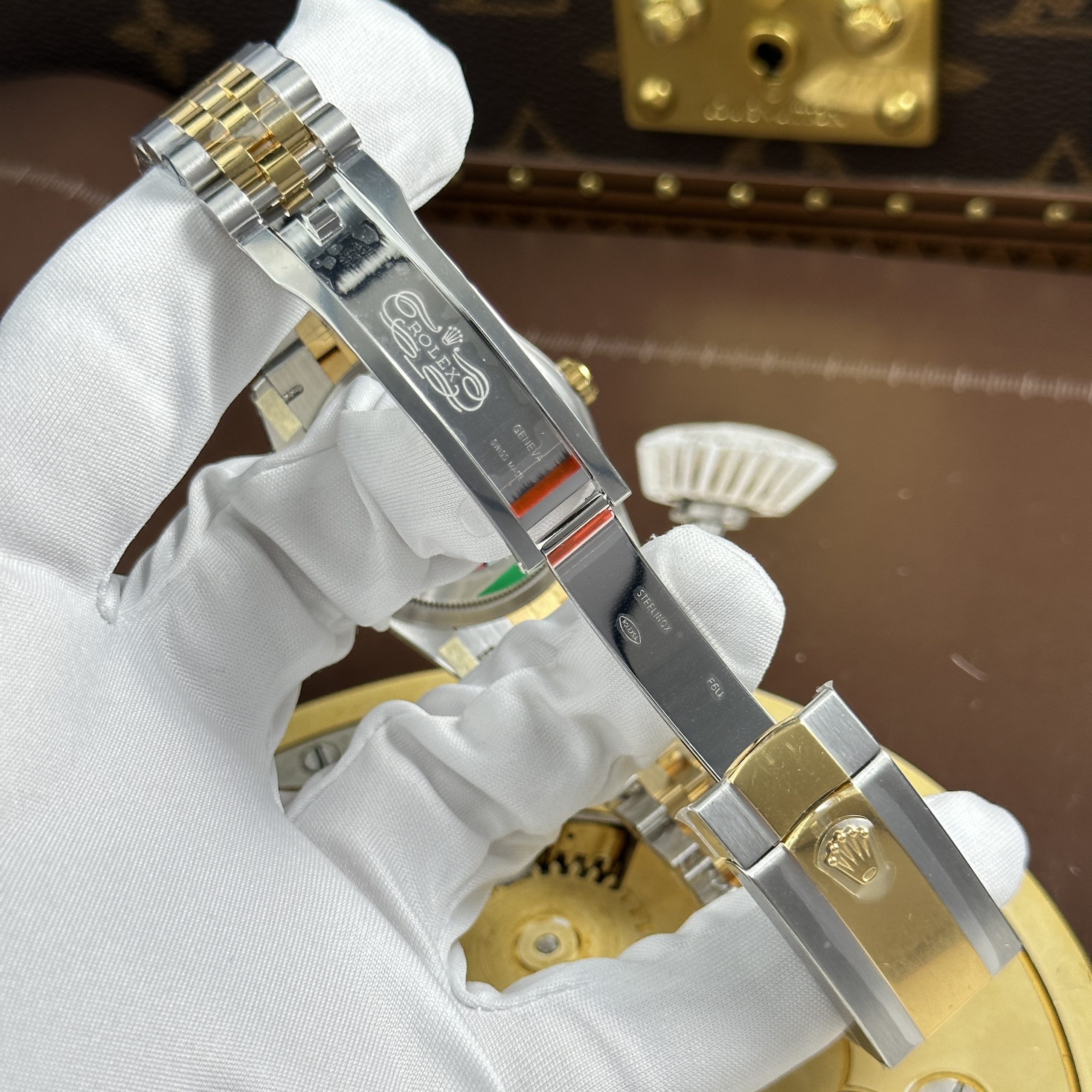 Đồng Hồ Rolex DateJust Chế Tác 11 Demi Vàng Mặt Hoạ Tiết Vi Tính Nhà Máy AR 36mm (3) Đồng Hồ Rolex DateJust Chế Tác 11 Demi Vàng Mặt Hoạ Tiết Vi Tính Nhà Máy AR 36mm