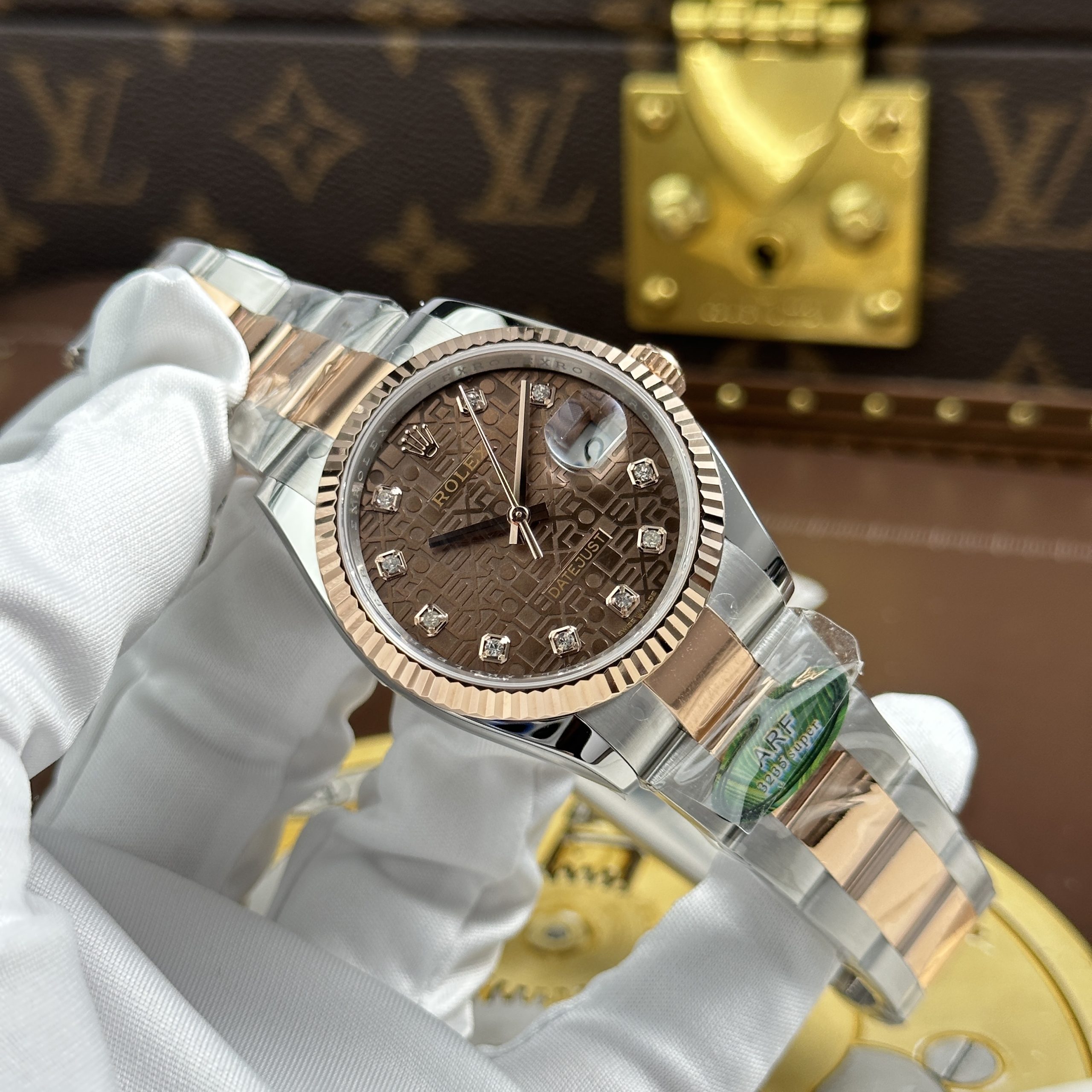 Đồng Hồ Rolex DateJust Chế Tác Cao Cấp Mặt Số Màu Nâu Dây Oyster Nhà Máy AR 36mm (2) Đồng Hồ Rolex DateJust Chế Tác Cao Cấp Mặt Số Màu Nâu Dây Oyster Nhà Máy AR 36mm