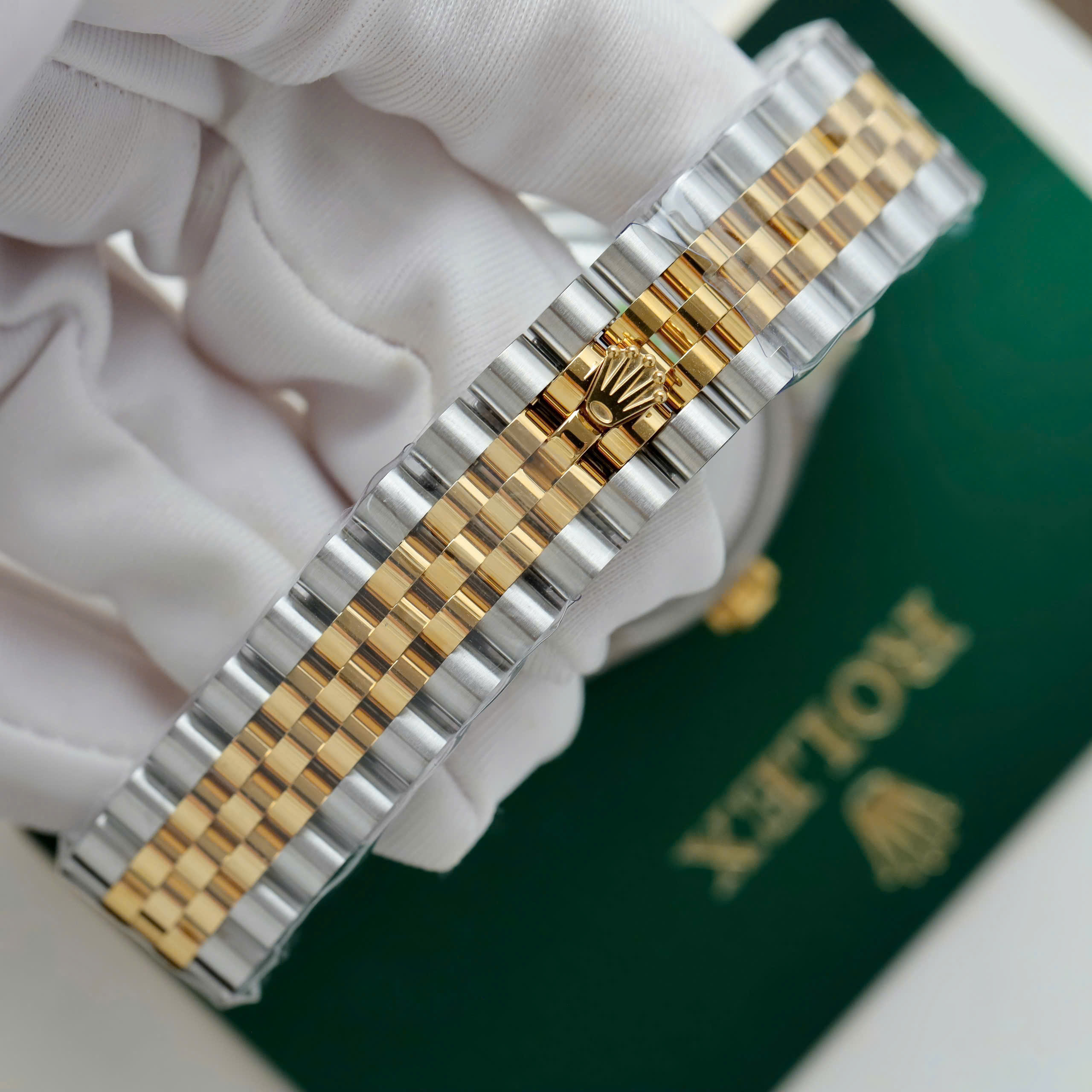 Đồng Hồ Rolex DateJust Nữ Demi Cọc Số La Mã Xanh Lá Nhà Máy THB 31mm (8) Đồng Hồ Rolex DateJust Nữ Demi Cọc Số La Mã Xanh Lá Nhà Máy THB 31mm