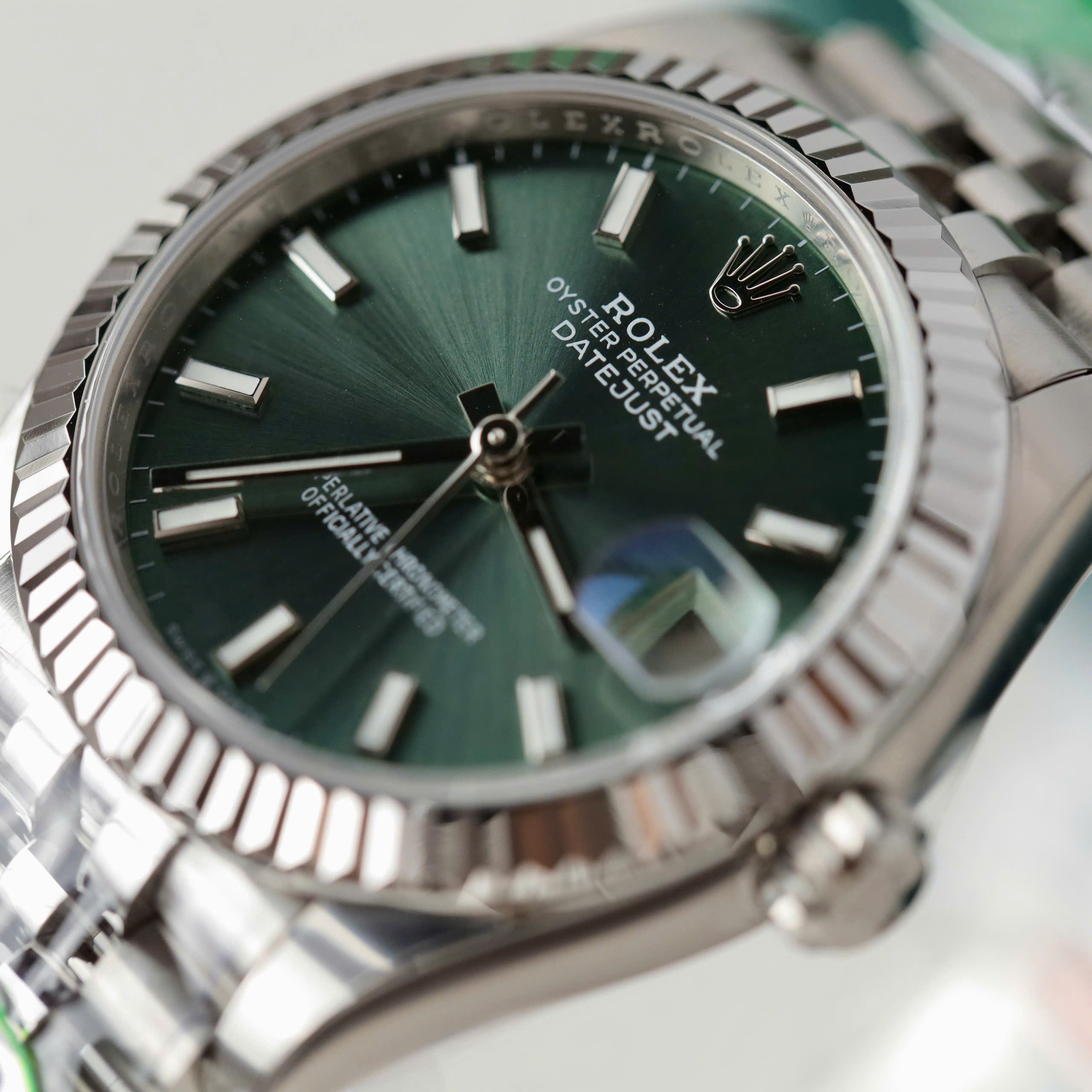 Đồng Hồ Rolex DateJust Nữ Mặt Xanh Lá Cọc Số Dạ Quang Nhà Máy THB 31mm (3) Đồng Hồ Rolex DateJust Nữ Mặt Xanh Lá Cọc Số Dạ Quang Nhà Máy THB 31mm