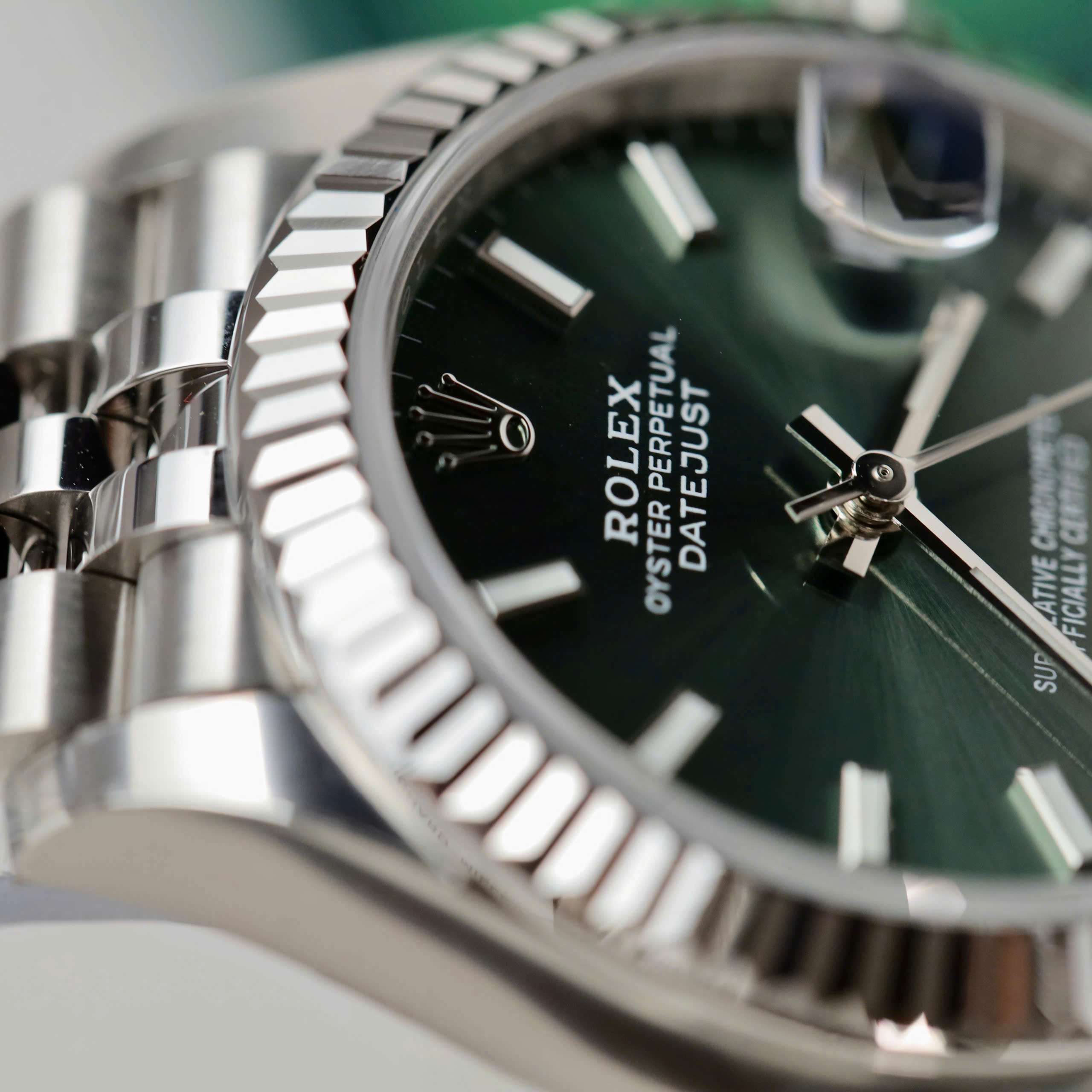 Đồng Hồ Rolex DateJust Nữ Mặt Xanh Lá Cọc Số Dạ Quang Nhà Máy THB 31mm (4) Đồng Hồ Rolex DateJust Nữ Mặt Xanh Lá Cọc Số Dạ Quang Nhà Máy THB 31mm