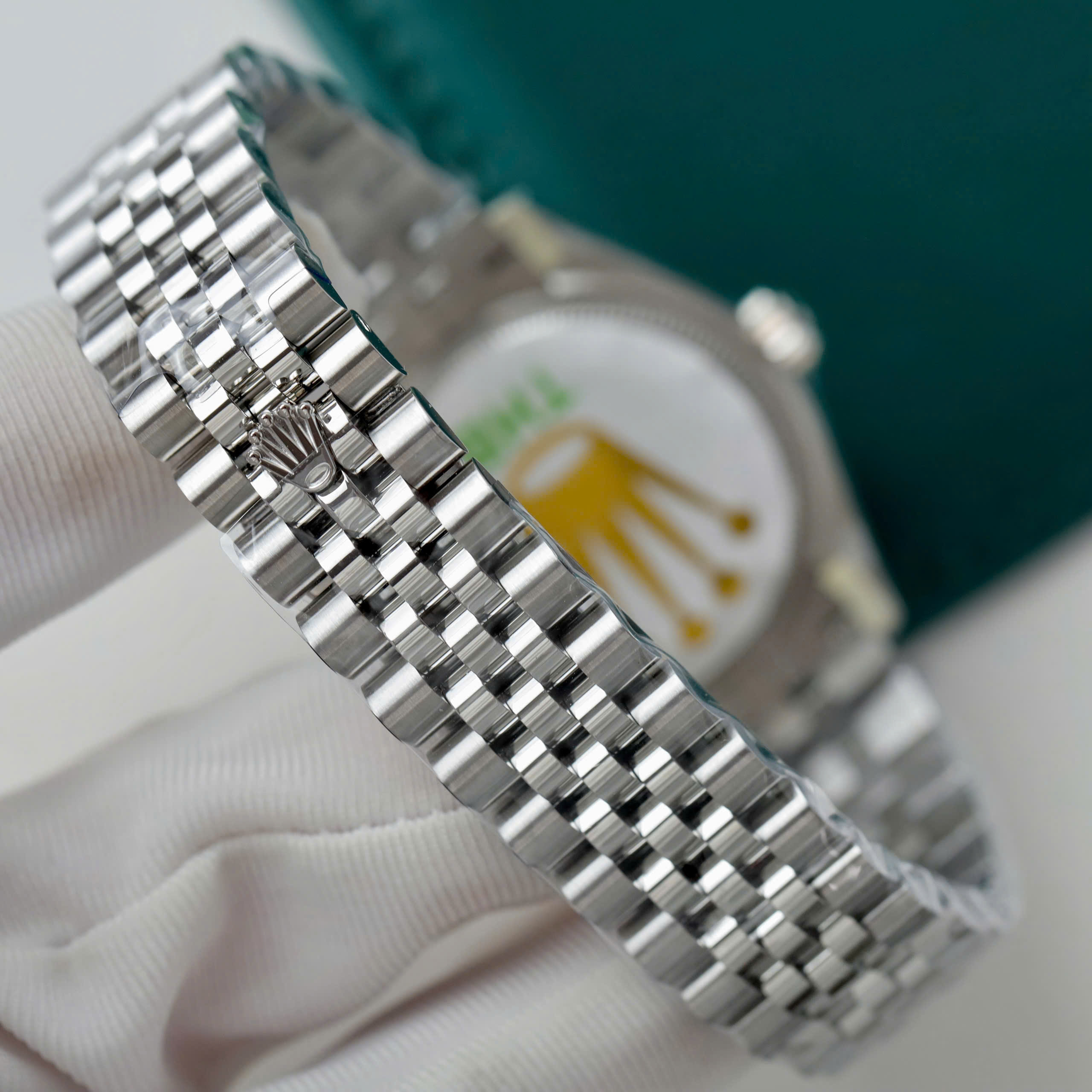 Đồng Hồ Rolex DateJust Nữ Mặt Xanh Lá Cọc Số Dạ Quang Nhà Máy THB 31mm (7) Đồng Hồ Rolex DateJust Nữ Mặt Xanh Lá Cọc Số Dạ Quang Nhà Máy THB 31mm