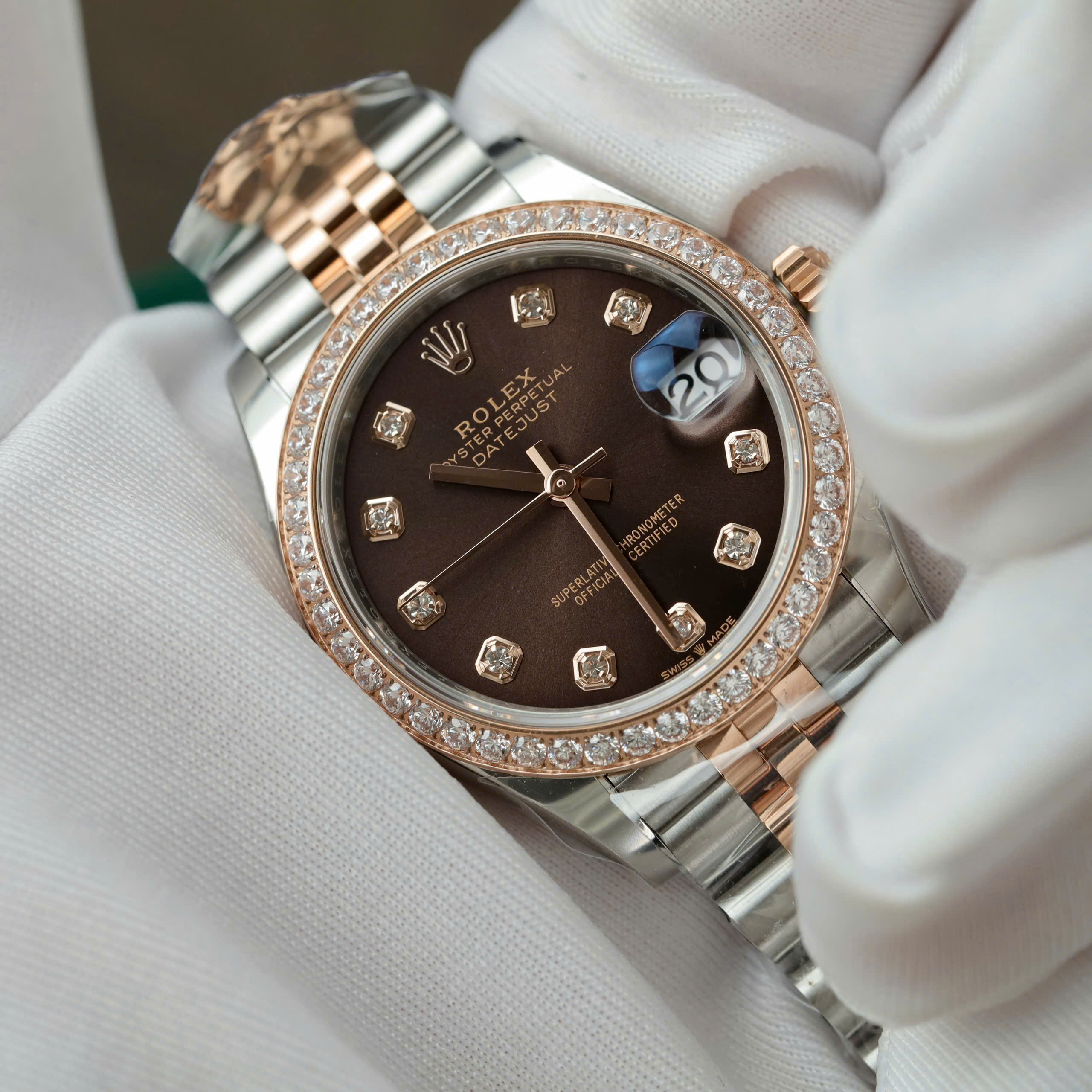 Đồng Hồ Rolex DateJust Replica 11 Demi Mặt Chocolate Đính Đá Nhà Máy THB 31mm (2) Đồng Hồ Rolex DateJust Replica 11 Demi Mặt Chocolate Đính Đá Nhà Máy THB 31mm