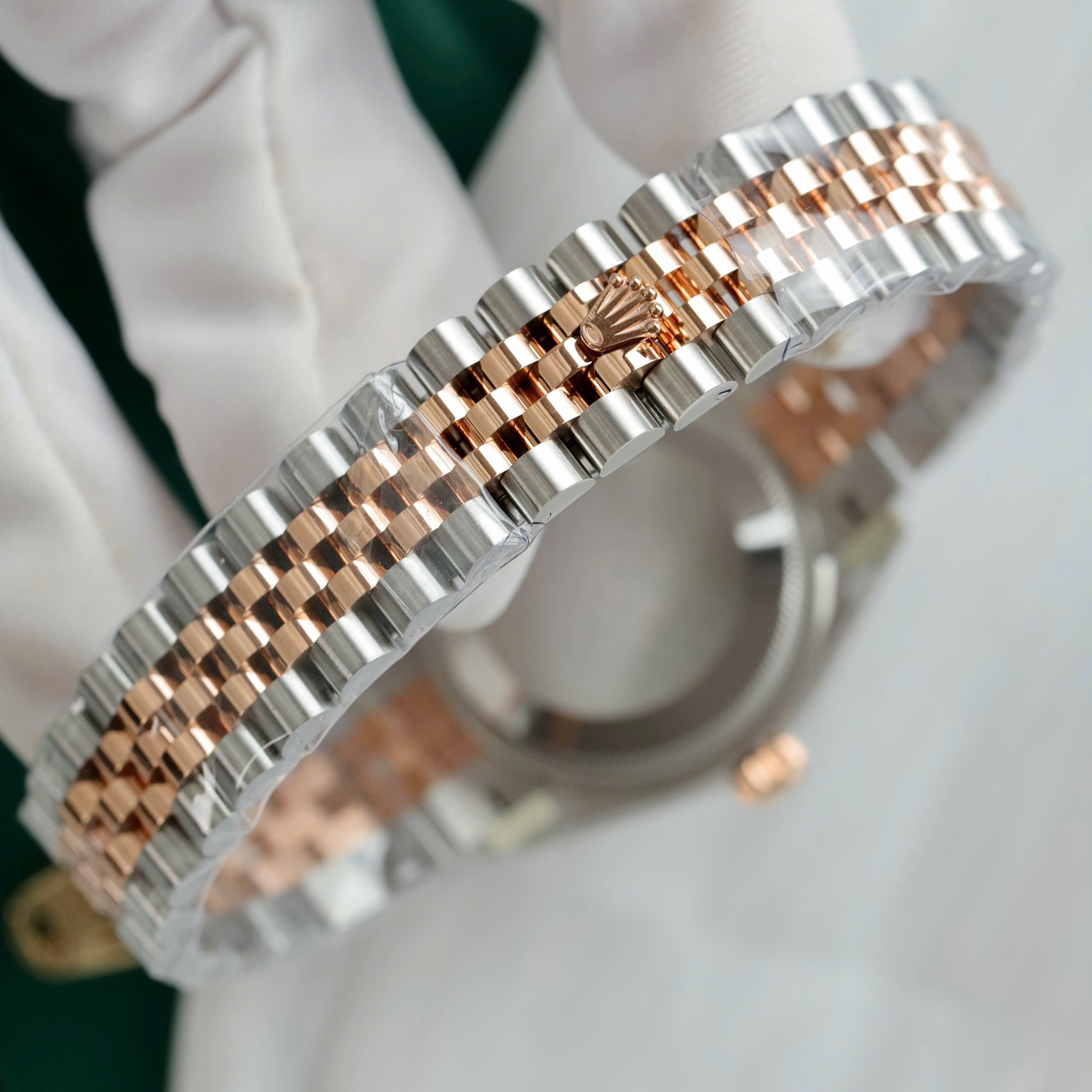 Đồng Hồ Rolex DateJust Replica 11 Demi Mặt Chocolate Đính Đá Nhà Máy THB 31mm (7) Đồng Hồ Rolex DateJust Replica 11 Demi Mặt Chocolate Đính Đá Nhà Máy THB 31mm