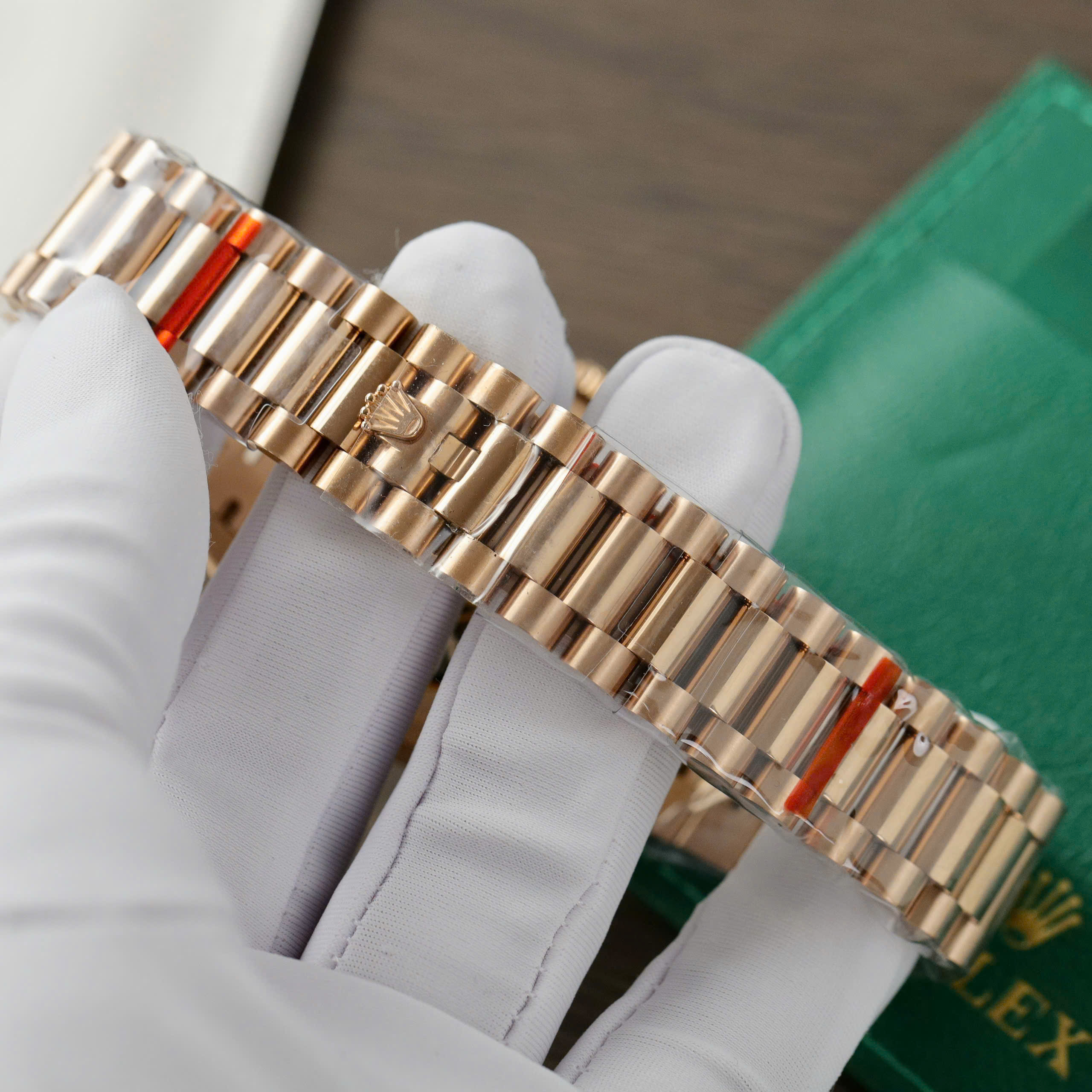 Đồng Hồ Rolex Day-Date 128235 Chế Tác Mặt Chocolate Trọng Lượng 159gr Nhà Máy QF 36mm (3) Đồng Hồ Rolex Day-Date 128235 Chế Tác Mặt Chocolate Trọng Lượng 159gr Nhà Máy QF 36mm