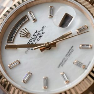 Đồng Hồ Rolex Day-Date 128238 Replica Mặt MOP Trọng Lượng 158gr Nhà Máy QF 36mm