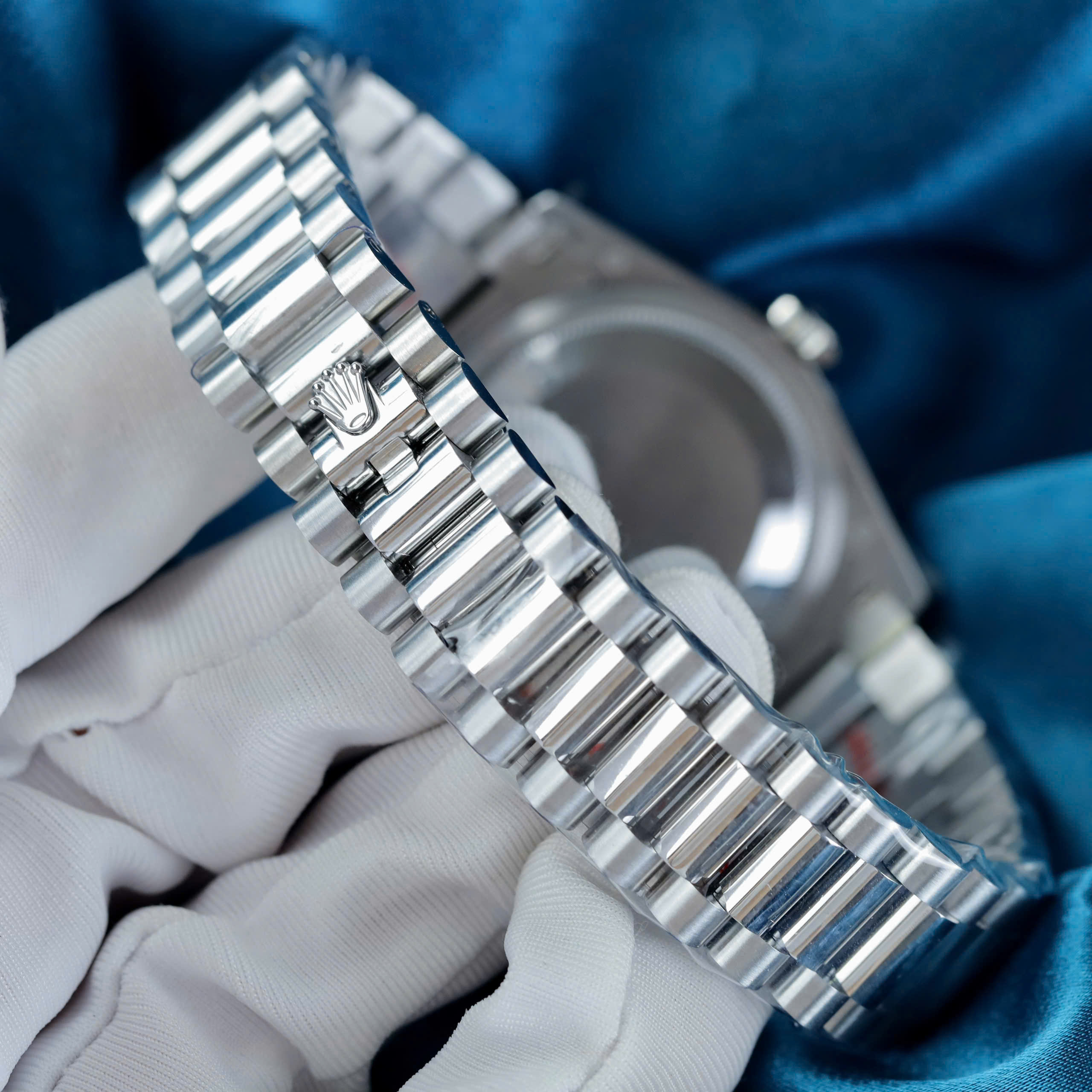 Đồng Hồ Rolex Day-Date 128239 Chế Tác Mặt Xanh Ombre Trọng Lượng 157gr Nhà Máy QF 36mm (8) Đồng Hồ Rolex Day-Date 128239 Chế Tác Mặt Xanh Ombre Trọng Lượng 157gr Nhà Máy QF 36mm