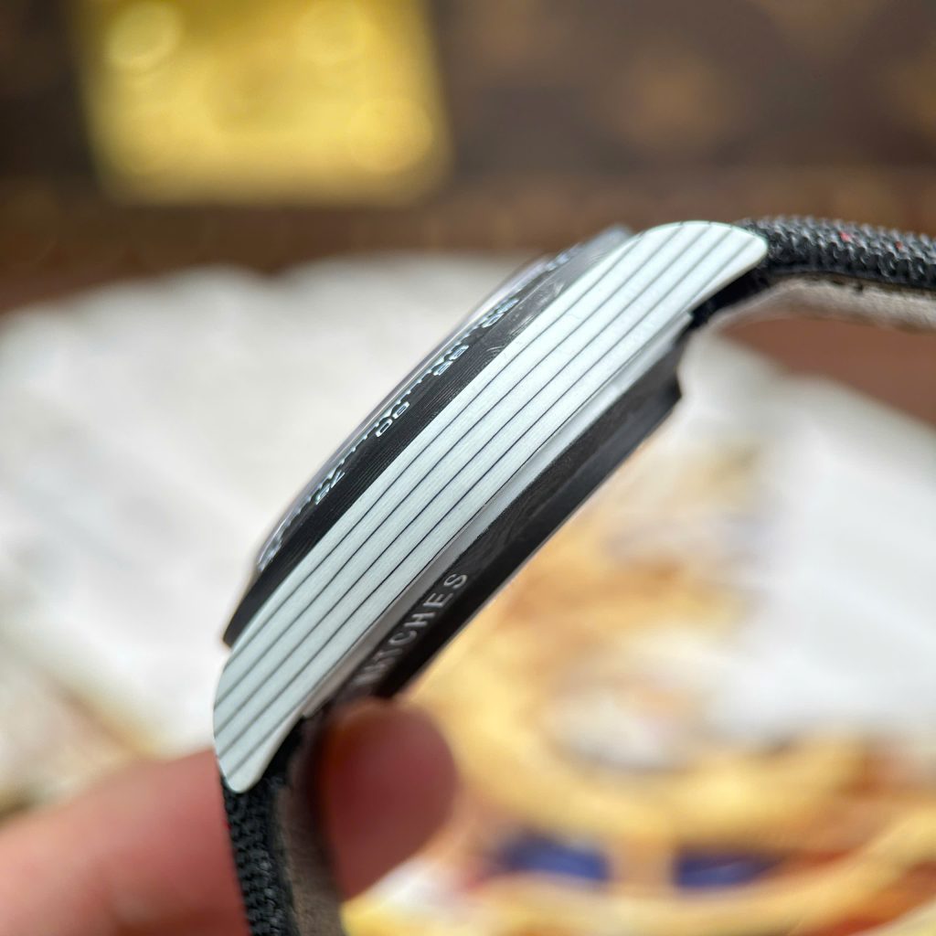 Đồng Hồ Rolex Daytona DiW Ferrari Chế Tác Vỏ Carbon Trắng Siêu Nhẹ 57Gram 40mm