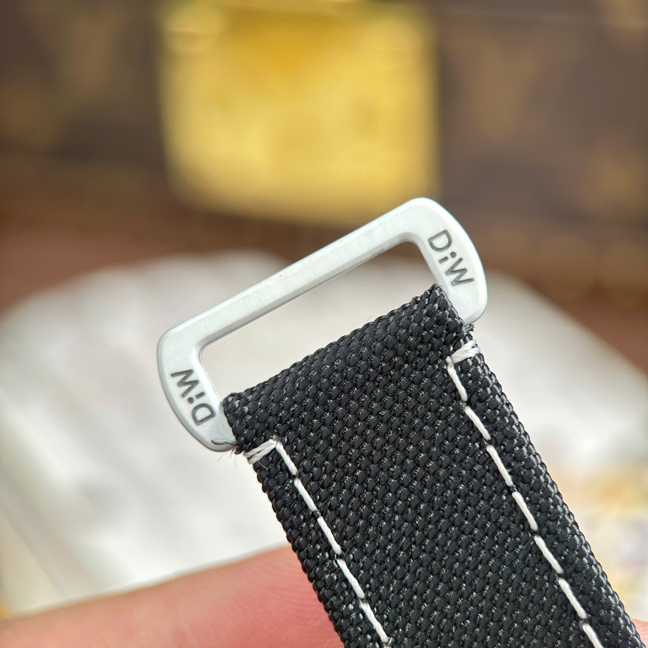 Đồng Hồ Rolex Daytona DiW Ferrari Replica 11 Mặt Tiffany Vỏ Carbon Trắng 40mm (2) Đồng Hồ Rolex Daytona DiW Ferrari Replica 11 Mặt Tiffany Vỏ Carbon Trắng 40mm