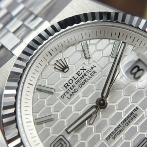 Đồng Hồ Rolex Land-Dweller 127334 Rep11 Mặt Trắng Hoạ Tiết Tổ Ong 40mm
