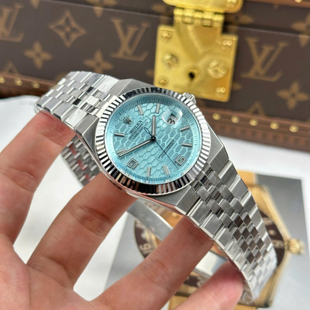 Đồng Hồ Rolex Land Dweller 127336 Chế Tác Mặt Xanh Băng Hoạ Tiết Tổ Ong 40mm