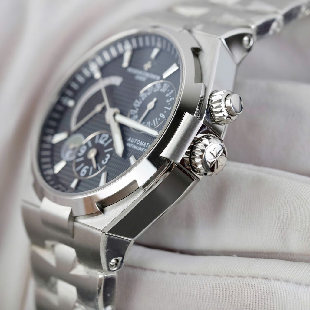Đồng Hồ Vacheron Constantin Rep Cao Cấp Overseas Dual Time 47450 Nhà Máy 9F 42mm