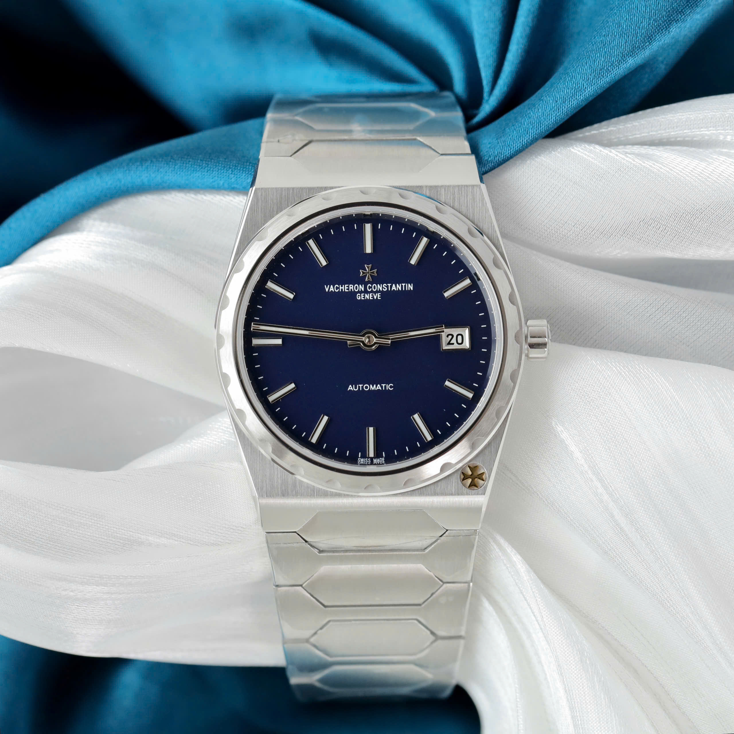 Đồng Hồ Vacheron Constantin Replica 11 Historiques 222 Mặt Xanh Blue Nhà Máy 8F 37mm (1) Đồng Hồ Vacheron Constantin Replica 11 Historiques 222 Mặt Xanh Blue Nhà Máy 8F 37mm