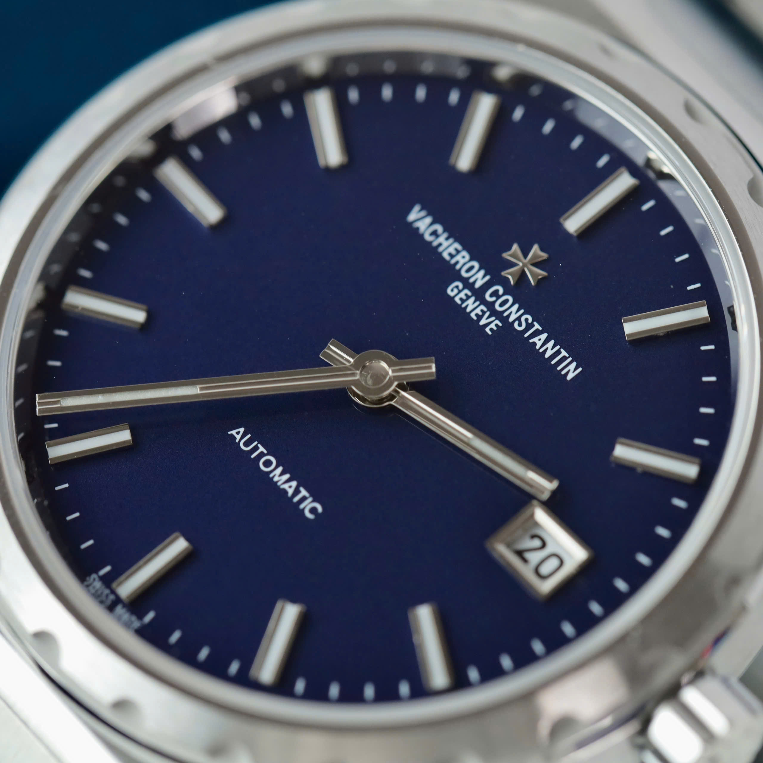 Đồng Hồ Vacheron Constantin Replica 11 Historiques 222 Mặt Xanh Blue Nhà Máy 8F 37mm (4) Đồng Hồ Vacheron Constantin Replica 11 Historiques 222 Mặt Xanh Blue Nhà Máy 8F 37mm