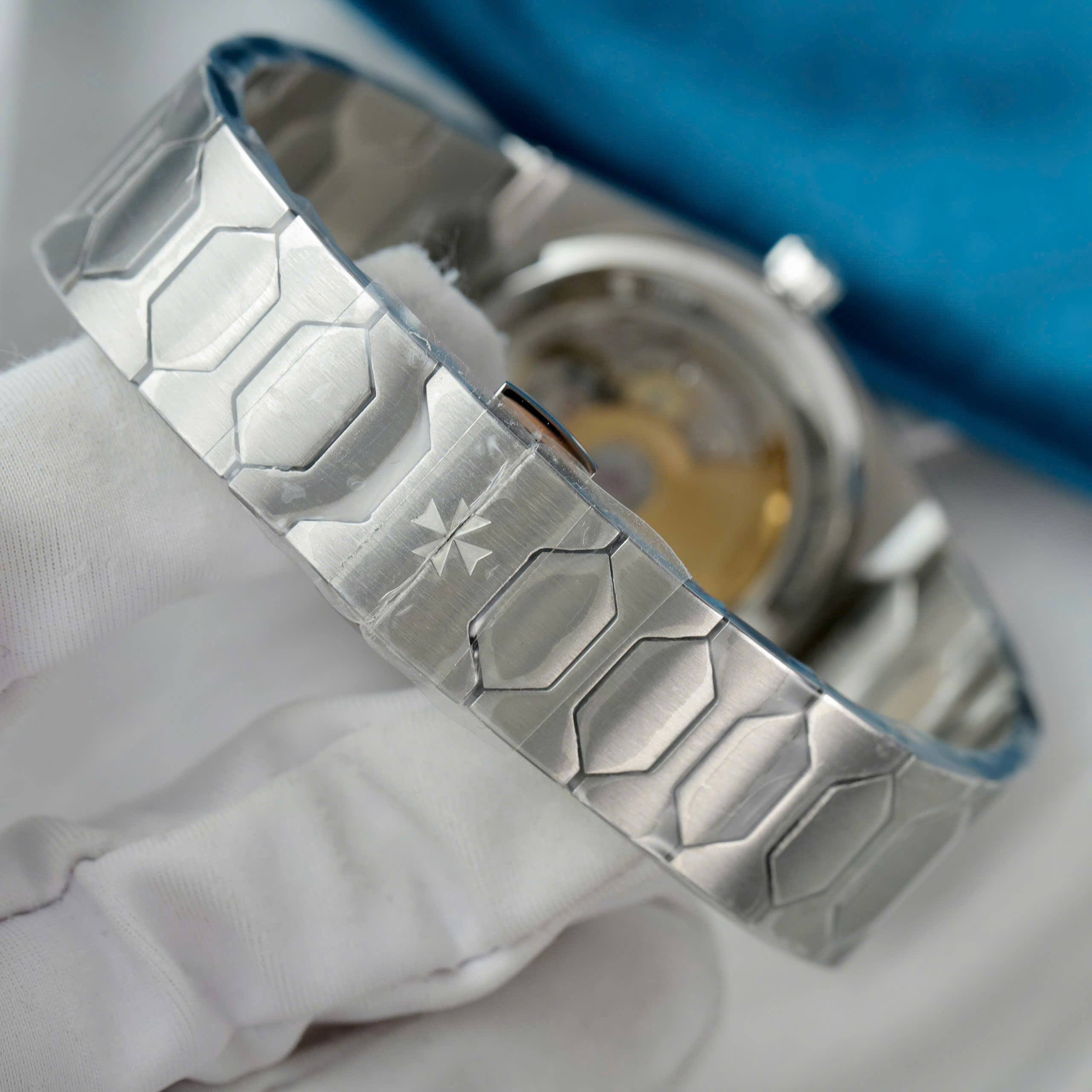 Đồng Hồ Vacheron Constantin Replica 11 Historiques 222 Mặt Xanh Blue Nhà Máy 8F 37mm (9) Đồng Hồ Vacheron Constantin Replica 11 Historiques 222 Mặt Xanh Blue Nhà Máy 8F 37mm