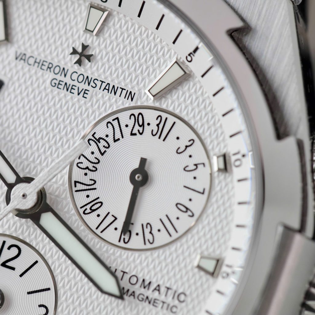 Đồng Hồ Vacheron Constantin Replica Overseas Dual Time 47450 Màu Trắng Nhà Máy 9F 42mm
