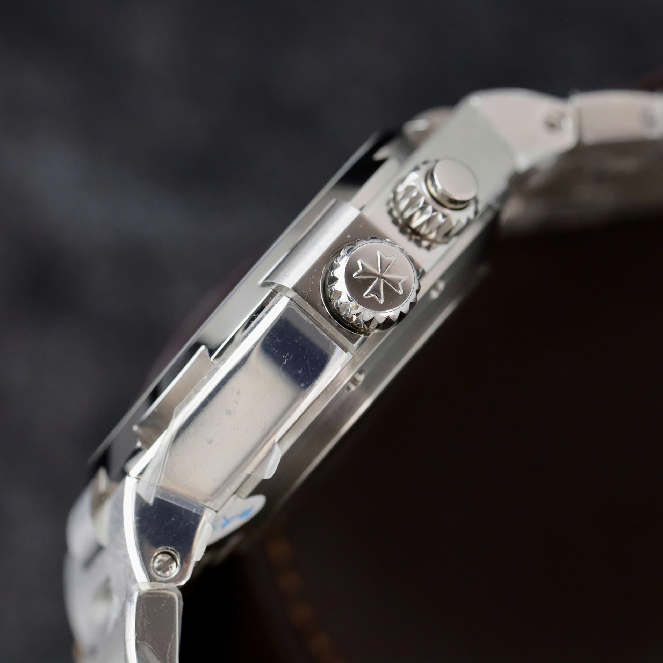 Đồng Hồ Vacheron Constantin Replica Overseas Dual Time 47450 Màu TrắngNhà Máy 9F 42mm (8) Đồng Hồ Vacheron Constantin Replica Overseas Dual Time 47450 Màu Trắng Nhà Máy 9F 42mm