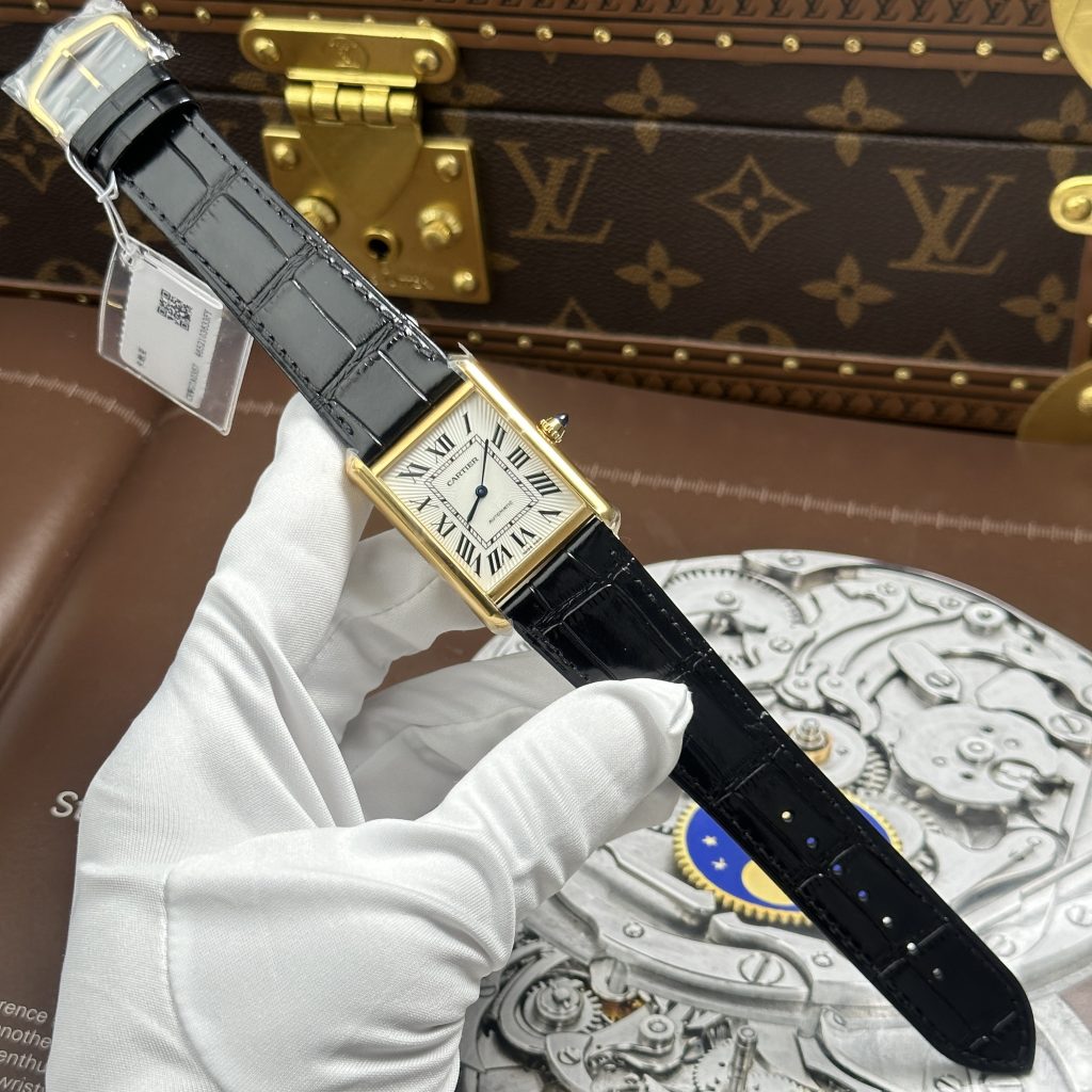 Đồng hồ Cartier Tank Louis Chế Tác 11 Mặt Trắng Dây Da Màu Đen 27.8×38.1mm