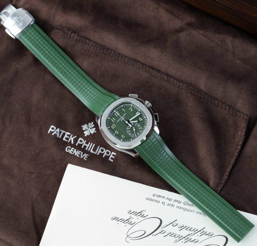 Đồng hồ Patek Philippe Replica 11 Aquanaut 5968G Dây Cao Su Màu Xanh Kaki 42.2mm