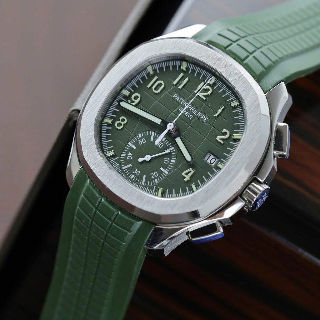 Đồng hồ Patek Philippe Replica 11 Aquanaut 5968G Dây Cao Su Màu Xanh Kaki 42.2mm