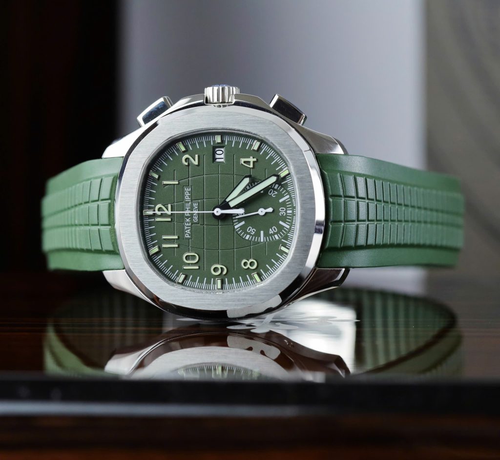 Đồng hồ Patek Philippe Replica 11 Aquanaut 5968G Dây Cao Su Màu Xanh Kaki 42.2mm