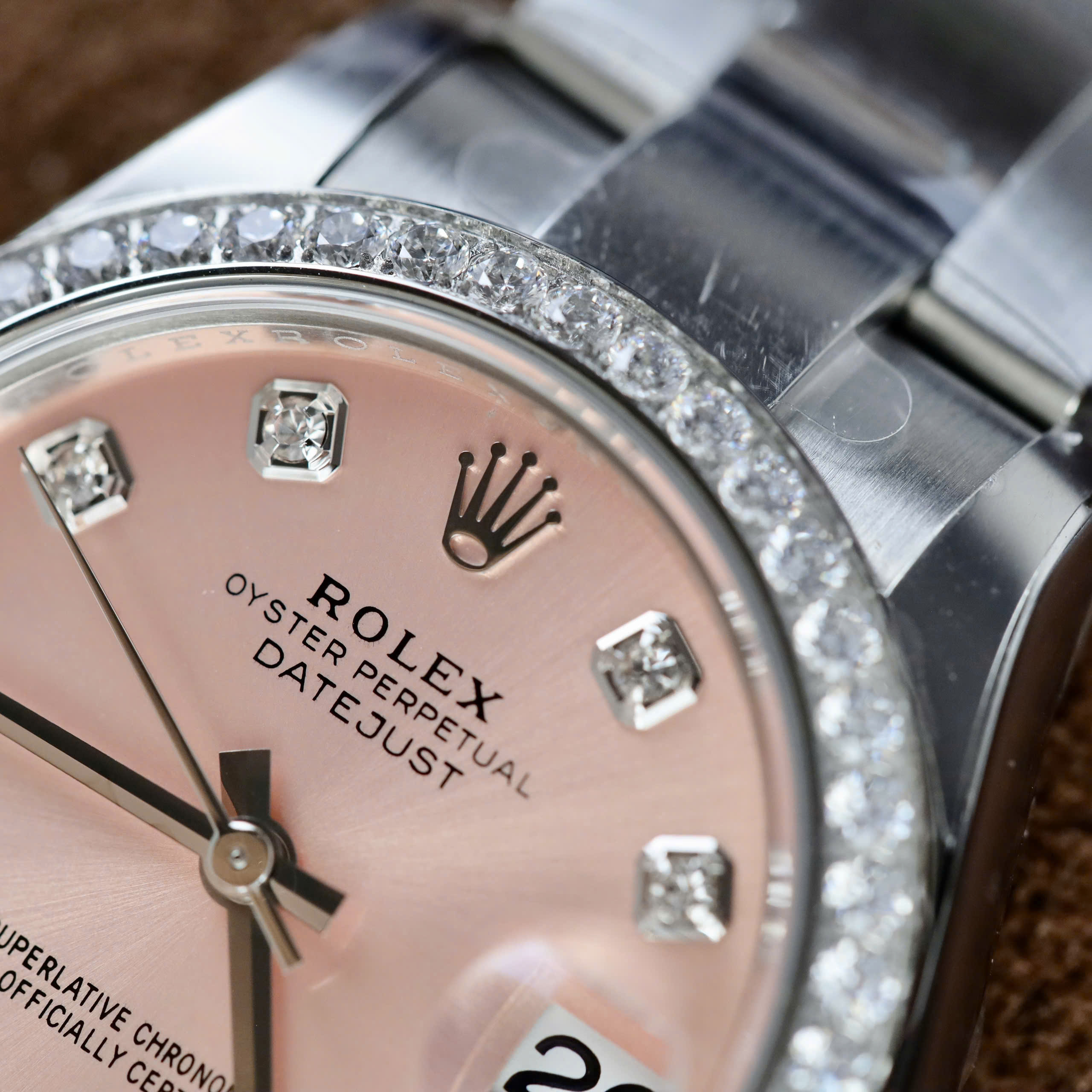 Đồng hồ Rolex DateJust Nữ Đính Đá Mặt Số Hồng Rep 11 Nhà Máy THB 31mm (4) Đồng hồ Rolex DateJust Nữ Đính Đá Mặt Số Hồng Rep 11 Nhà Máy THB 31mm