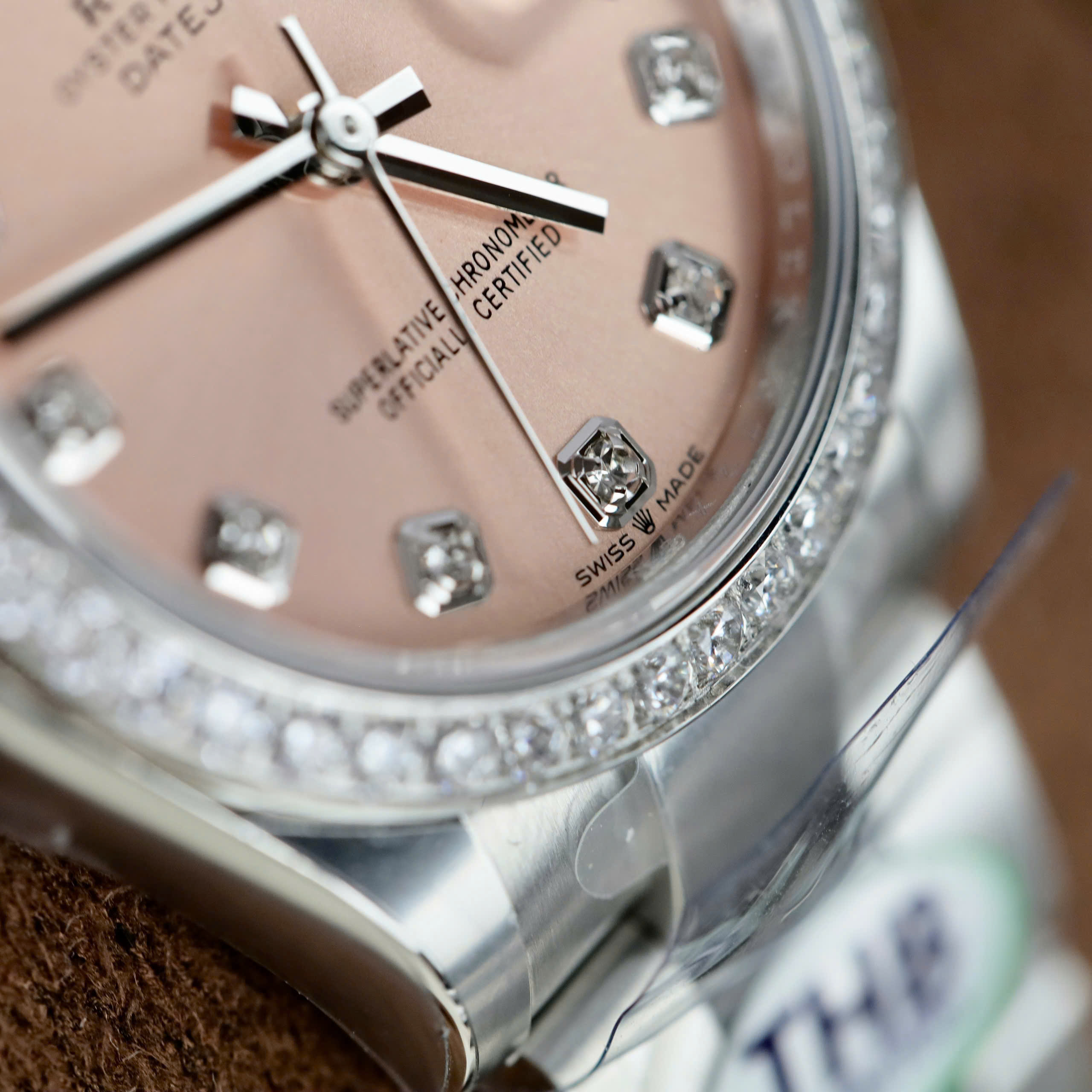 Đồng hồ Rolex DateJust Nữ Đính Đá Mặt Số Hồng Rep 11 Nhà Máy THB 31mm (5) Đồng hồ Rolex DateJust Nữ Đính Đá Mặt Số Hồng Rep 11 Nhà Máy THB 31mm