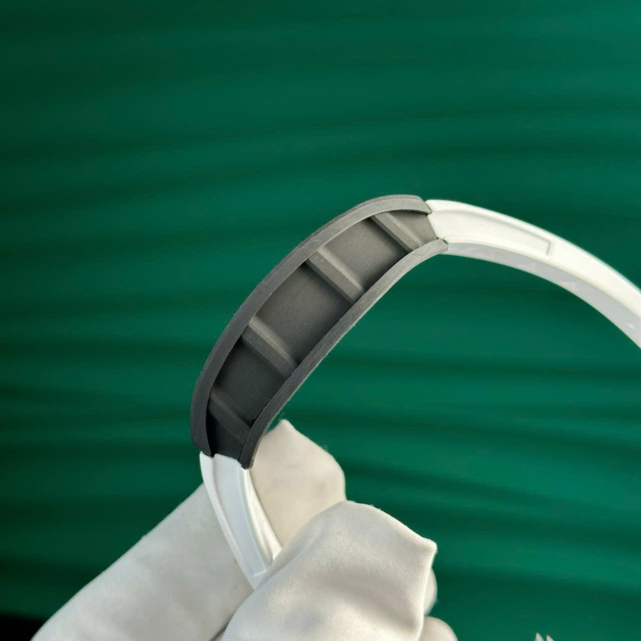 Đồng Hồ Richard Mille Chế Tác Carbon NTPT RM055 Dây Cao Su Trắng Nhà Máy ZF 49.9×42 (9) Đồng Hồ Richard Mille Chế Tác Carbon NTPT RM055 Dây Cao Su Trắng Nhà Máy ZF 49.9×42.7mm