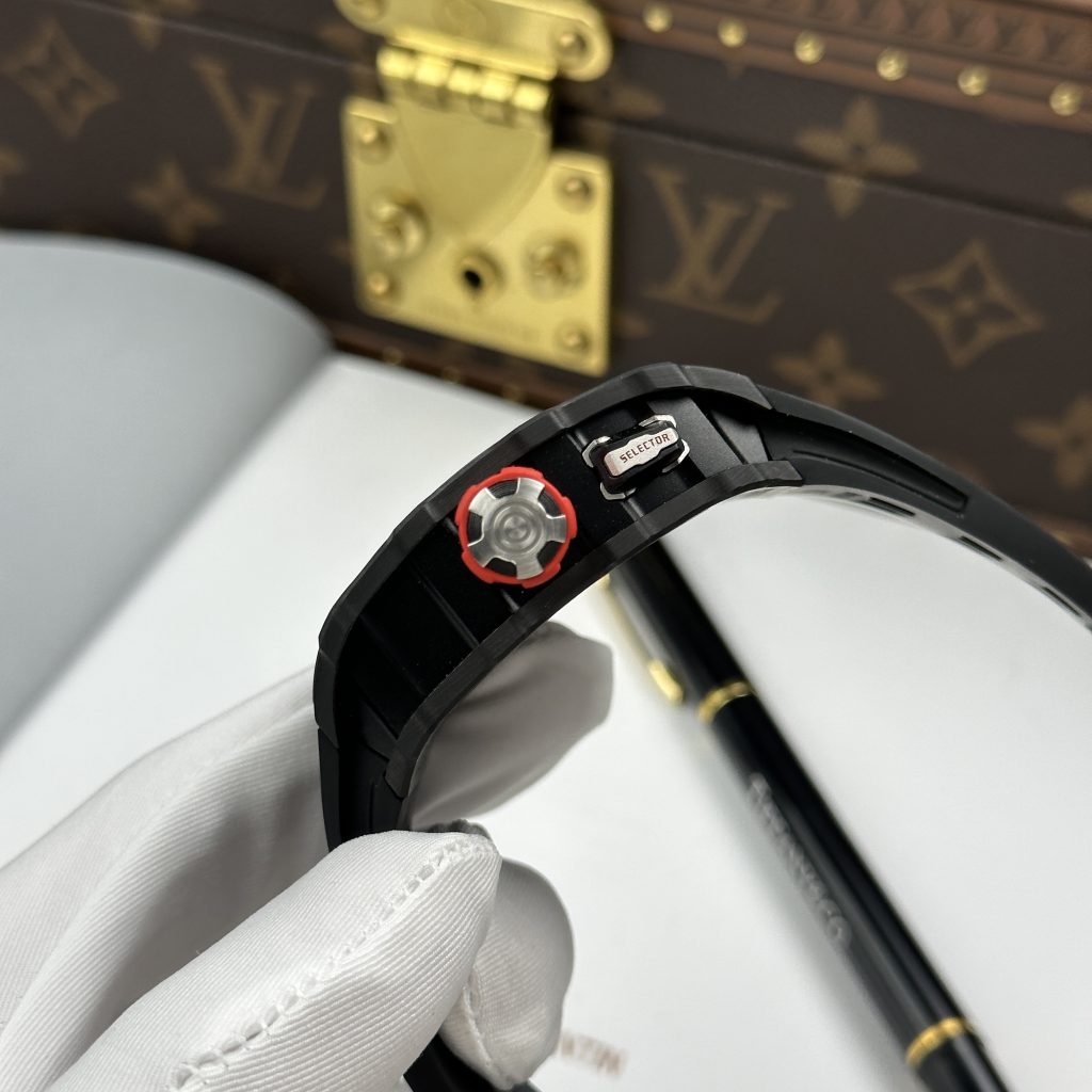 Đồng Hồ Richard Mille Replica 11 RM 35-03 Rafael Nadal Vỏ Carbon TPT Màu Đen 43.2x50mm