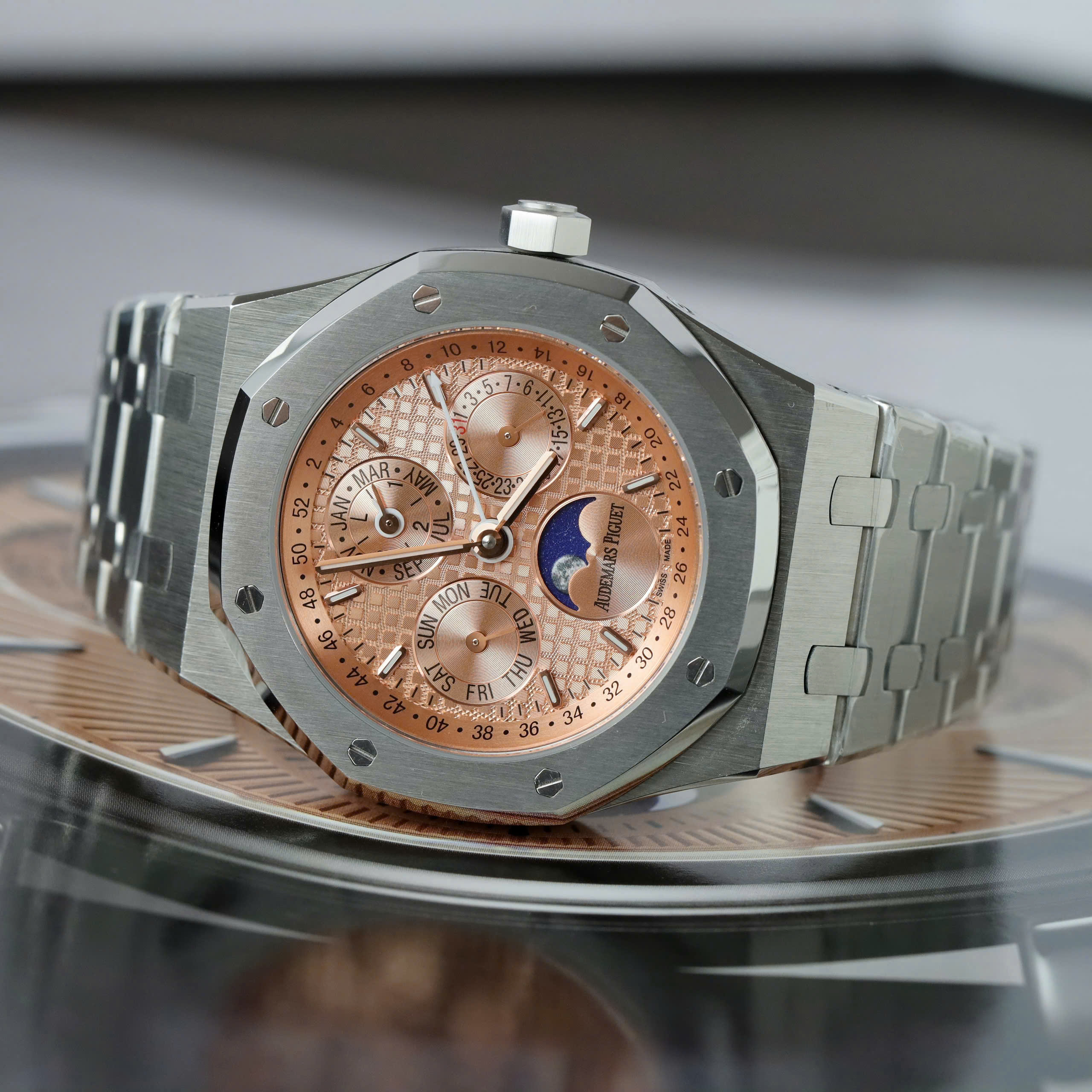 Đồng Hồ Audemars Piguet 26574 Replica Luxury Mặt Cá Hồi Dây Kim Loại Nhà Máy BBS 41mm (6) Đồng Hồ Audemars Piguet 26574 Replica Luxury Mặt Cá Hồi Dây Kim Loại Nhà Máy BBS 41mm