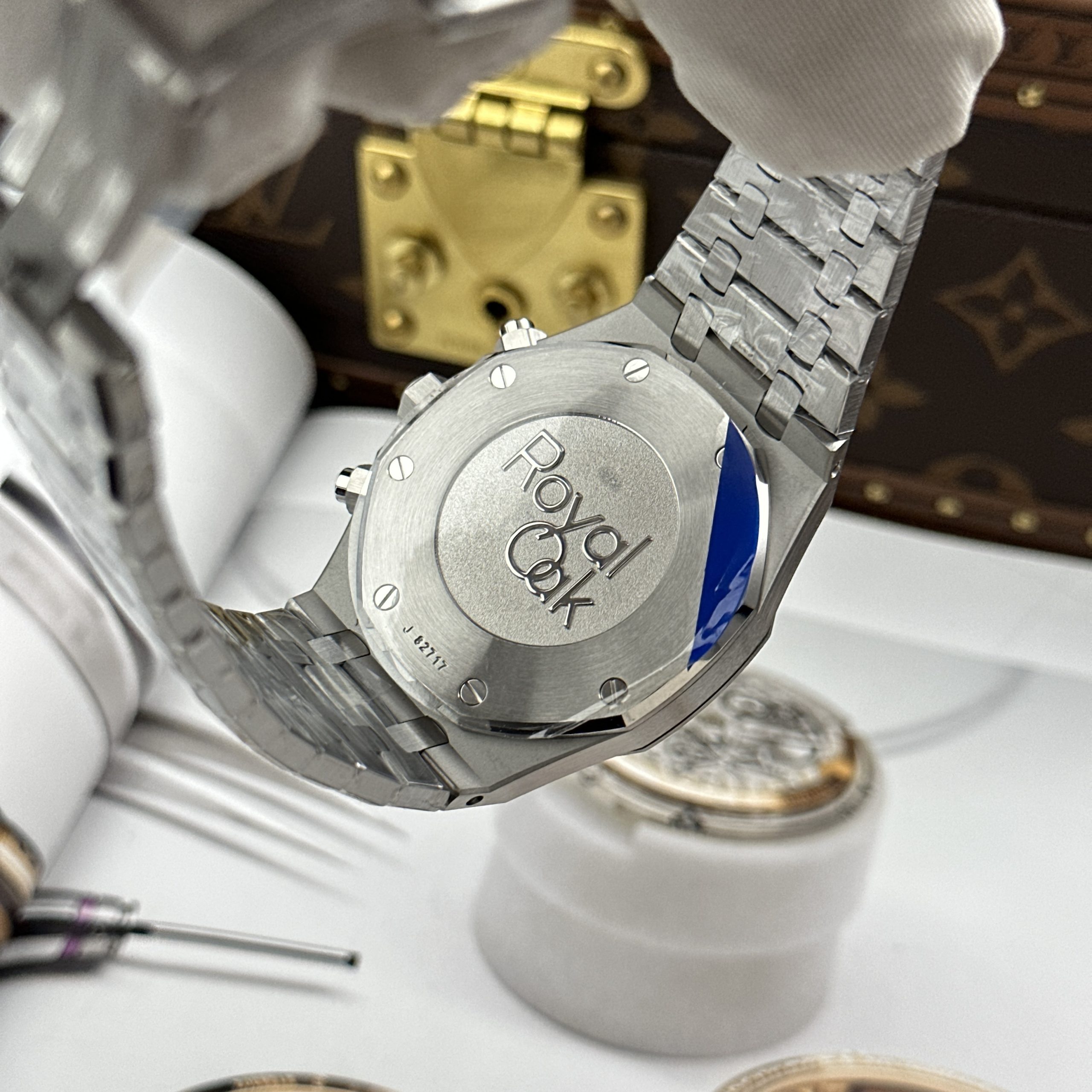 Đồng Hồ Audemars Piguet Rep11 Royal Oak Chronograph 26331 Mặt Xanh Blue Nhà Máy APS 41mm (10) Đồng Hồ Audemars Piguet Rep11 Royal Oak Chronograph 26331 Mặt Xanh Blue Nhà Máy APS 41mm