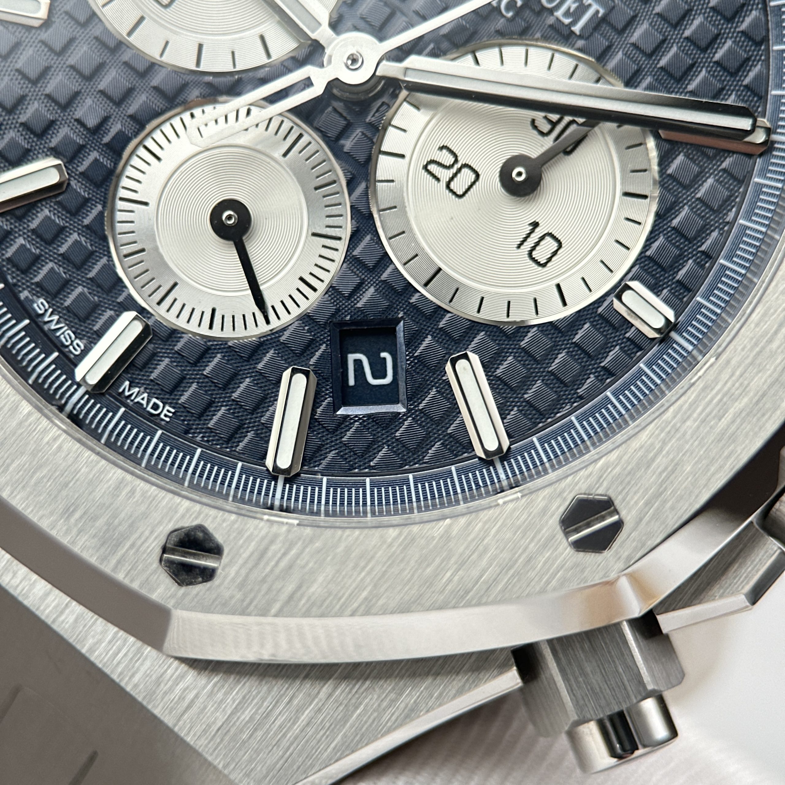 Đồng Hồ Audemars Piguet Rep11 Royal Oak Chronograph 26331 Mặt Xanh Blue Nhà Máy APS 41mm (13) Đồng Hồ Audemars Piguet Rep11 Royal Oak Chronograph 26331 Mặt Xanh Blue Nhà Máy APS 41mm