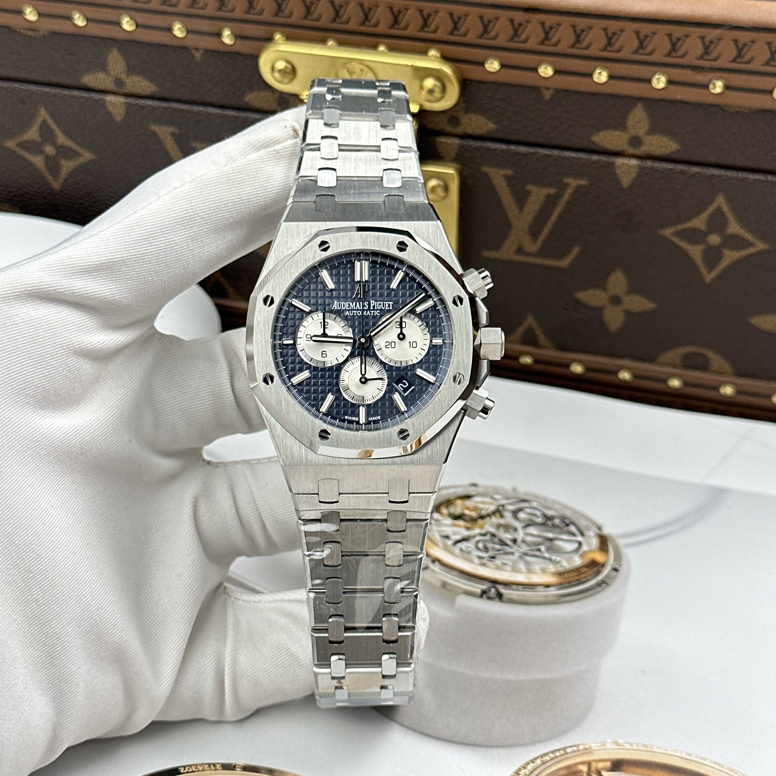 Đồng Hồ Audemars Piguet Rep11 Royal Oak Chronograph 26331 Mặt Xanh Blue Nhà Máy APS 41mm (5) Đồng Hồ Audemars Piguet Rep11 Royal Oak Chronograph 26331 Mặt Xanh Blue Nhà Máy APS 41mm