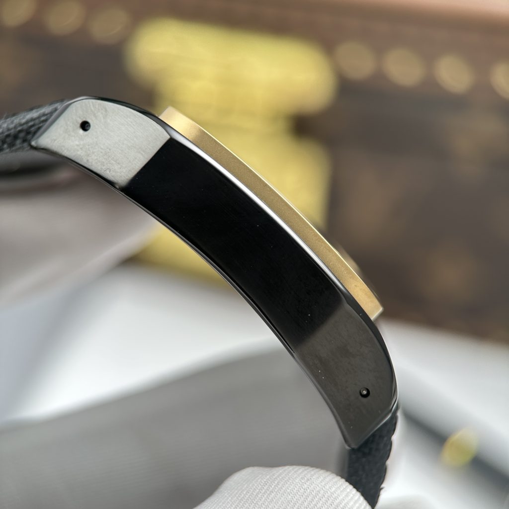 Đồng Hồ Cartier Santos 100 XL Black ADLC Chế Tác Mặt Đen Viền Vàng 41x51mm