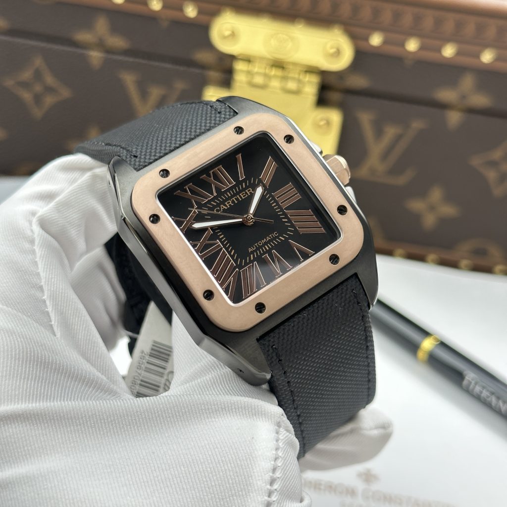 Đồng Hồ Cartier Santos Fake Cao Cấp 100 XL Black ADLC Mặt Đen Viền Vàng Hồng 41x51mm