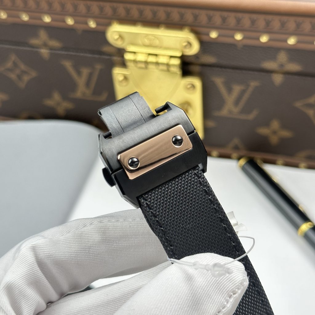 Đồng Hồ Cartier Santos Fake Cao Cấp 100 XL Black ADLC Mặt Đen Viền Vàng Hồng 41x51mm